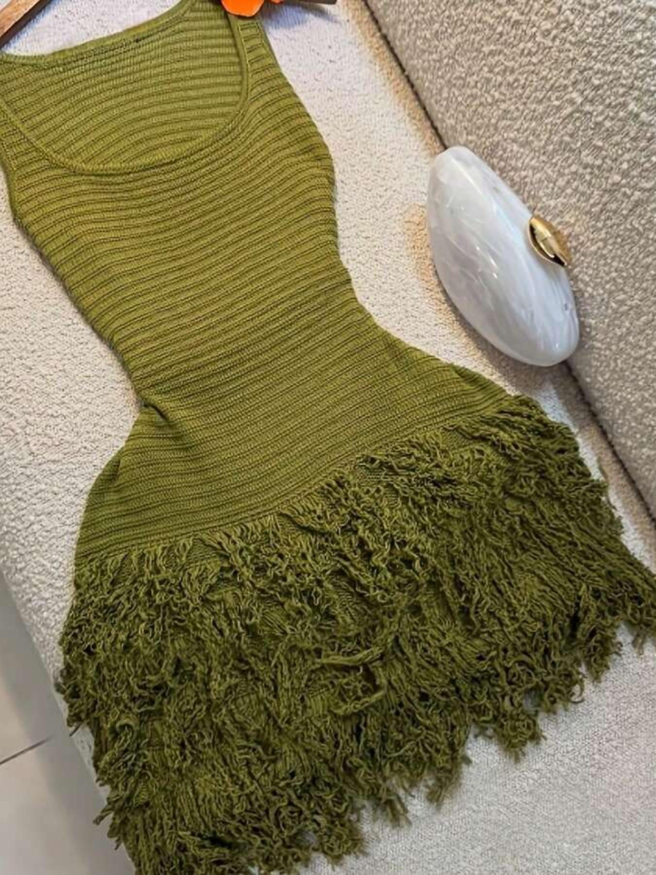 Elegant Sleeveless Knit Dress for Women, Summer Casual Flowy Hem with Fringe Trim, Stylish and Slimming Design, Perfect for Vacation Wear