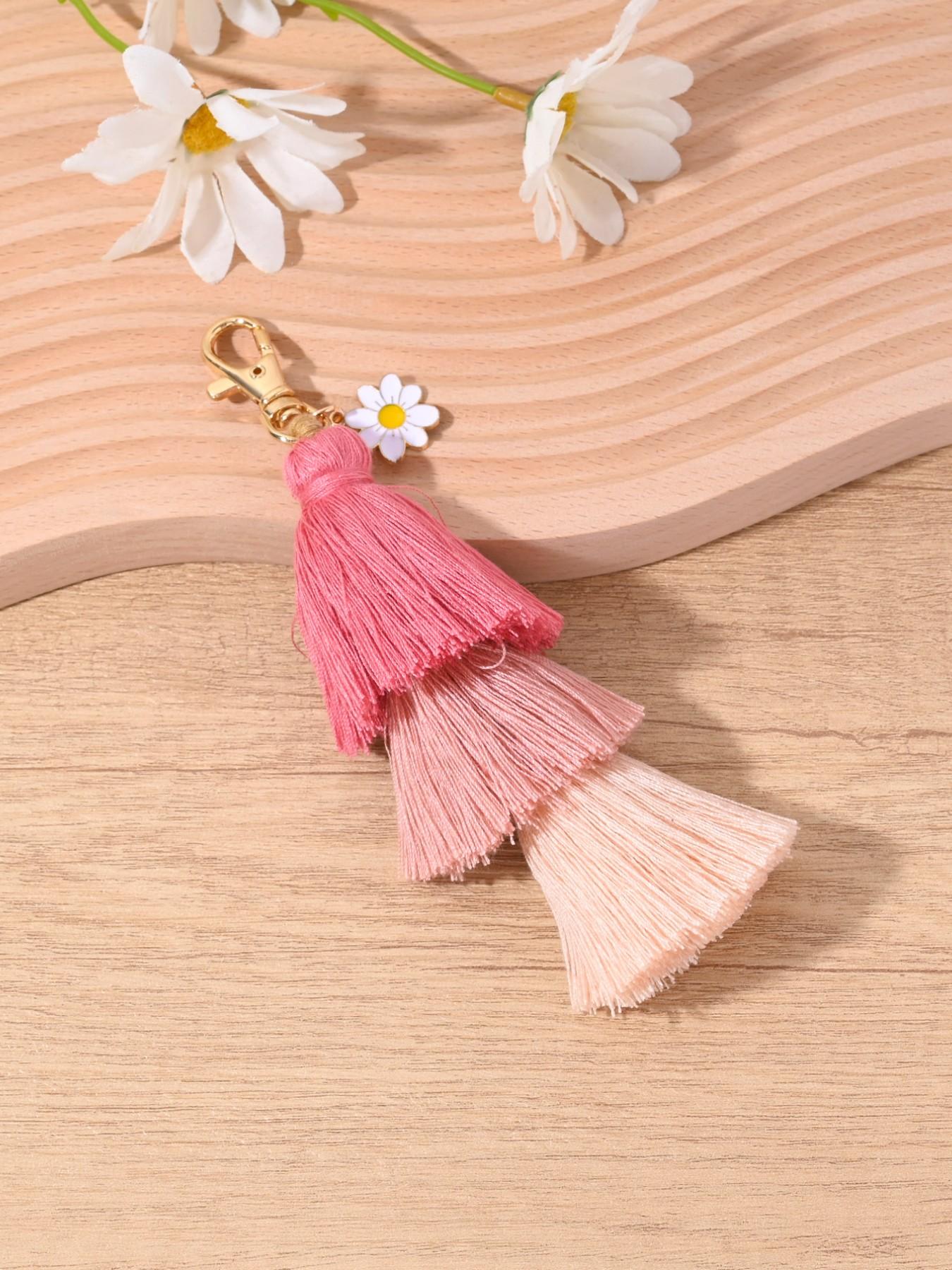 Boho Style Colorful Daisy Fringe Keychain, Fashion Accessory for Bags, Earphone Cases, Phone Covers, Car Decor, Gift for Holidays