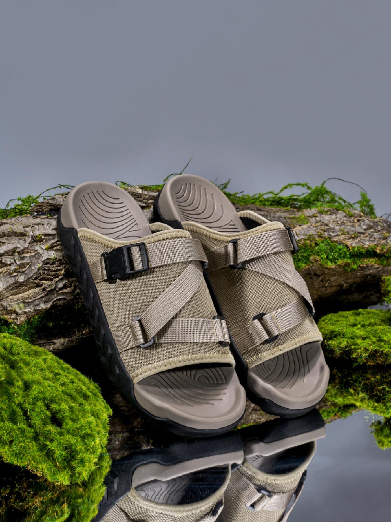 Men's Solid Color Mesh Double Buckle Flip-Flops Thick-Soled Non-Slip Outdoor Sandals Breathable Casual Beach Slippers