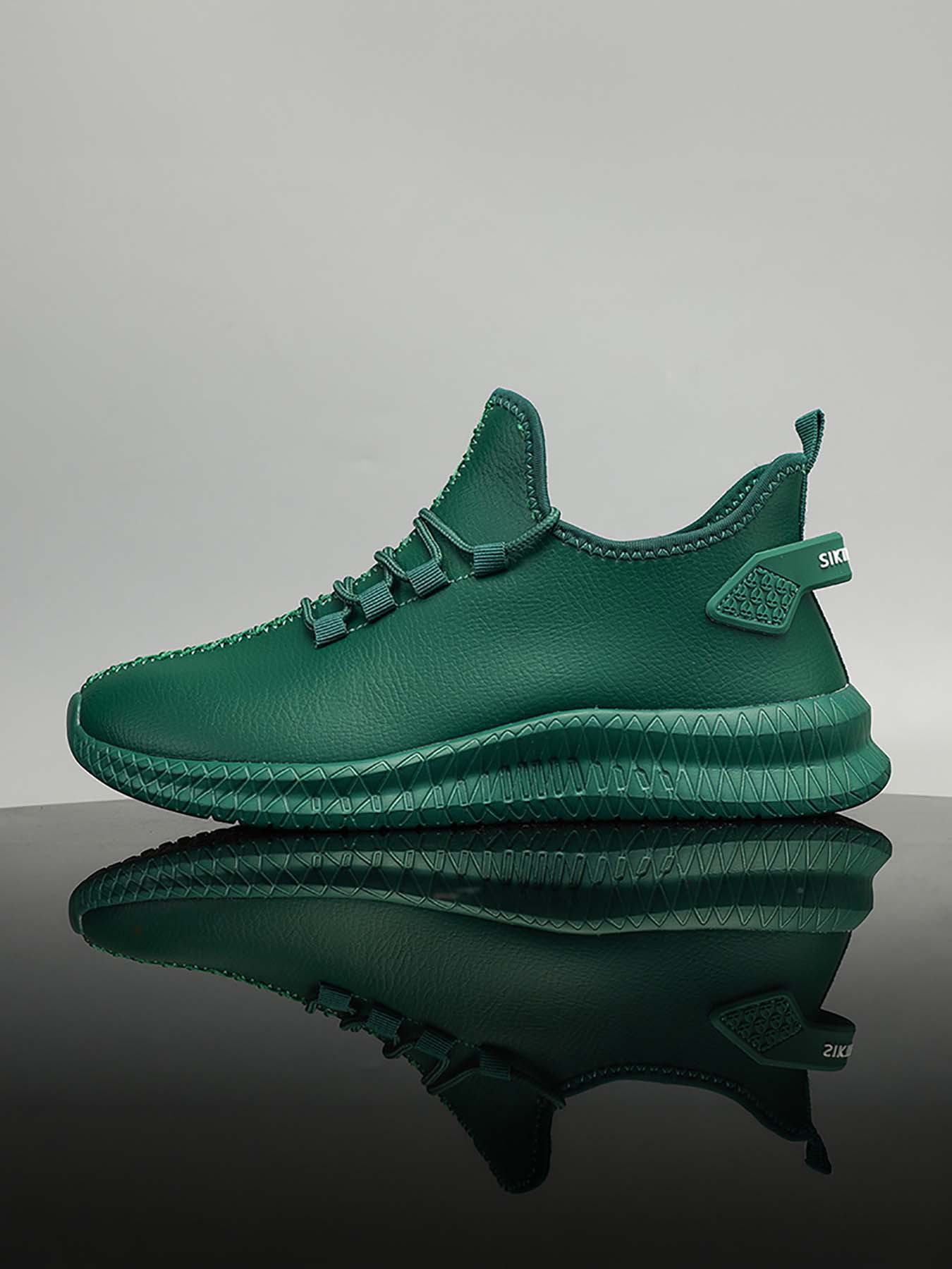 Men's Flyknit Sneakers, Breathable Lightweight Soft-Soled Athletic Casual Shoes, Suitable for Daily Wear