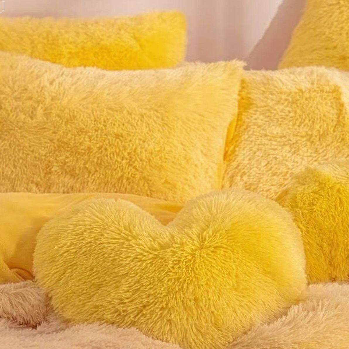 4 Piece Shaggy Plush Bedding Set (600GSM) – 1 Fluffy Duvet Cover + 1 Decorative Heart Pillow + 2 Soft Velvet Pillowcases, Ultra Warm, Stylish & Aesthetic Bedroom Must-Have