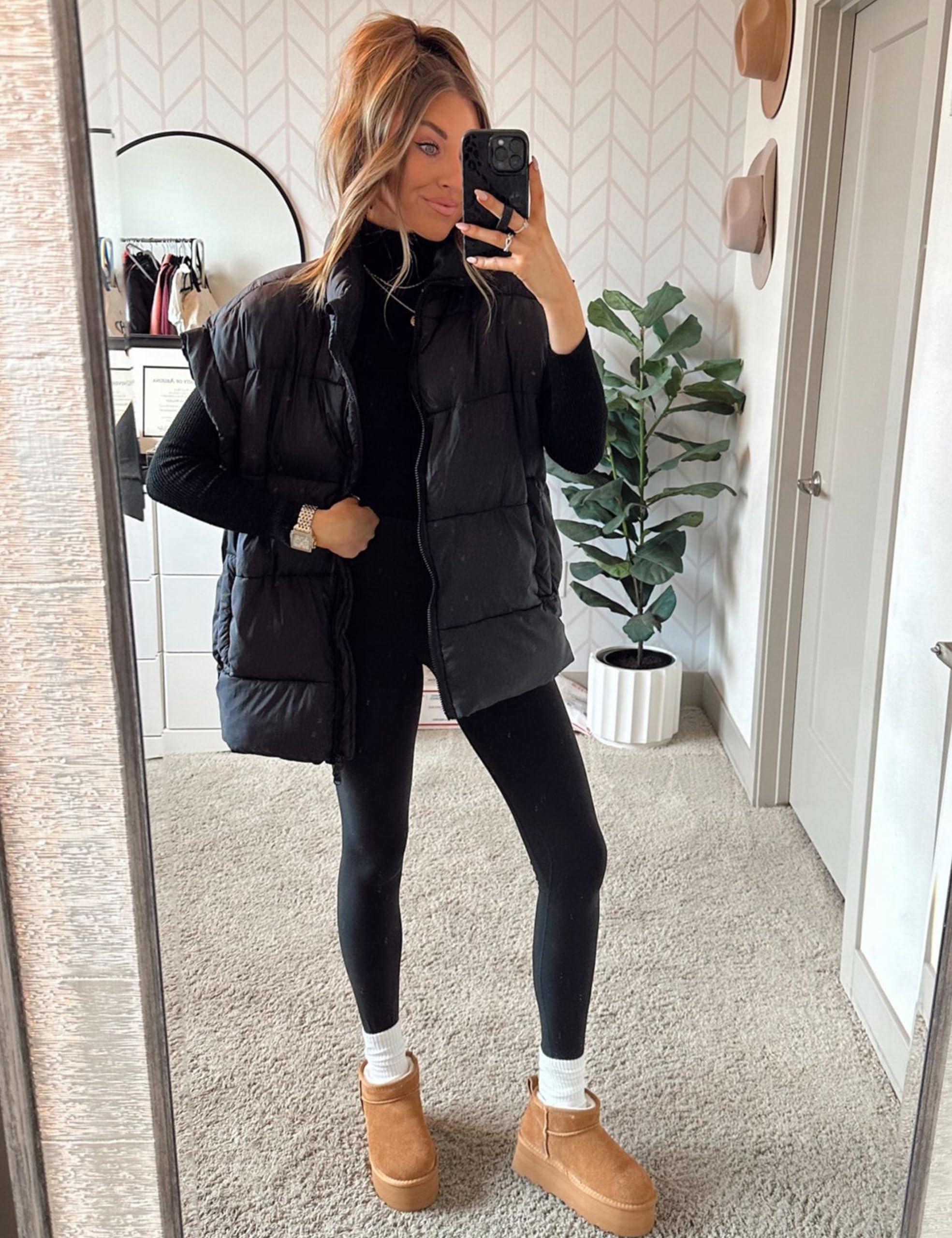 Women's Casual Winter Oversized Puffer Vest Stand Collar Flysleeve Insulated Padded Puffy Jackets