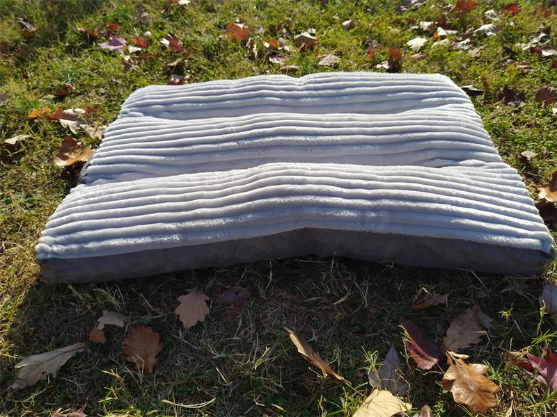 Large / Extra large dog bed ,Washable , Removable Cover , Flannel super soft Dog Crate Beds Fulffy Comfy Kennel Pad Anti-Slip Pet Sleeping Mat