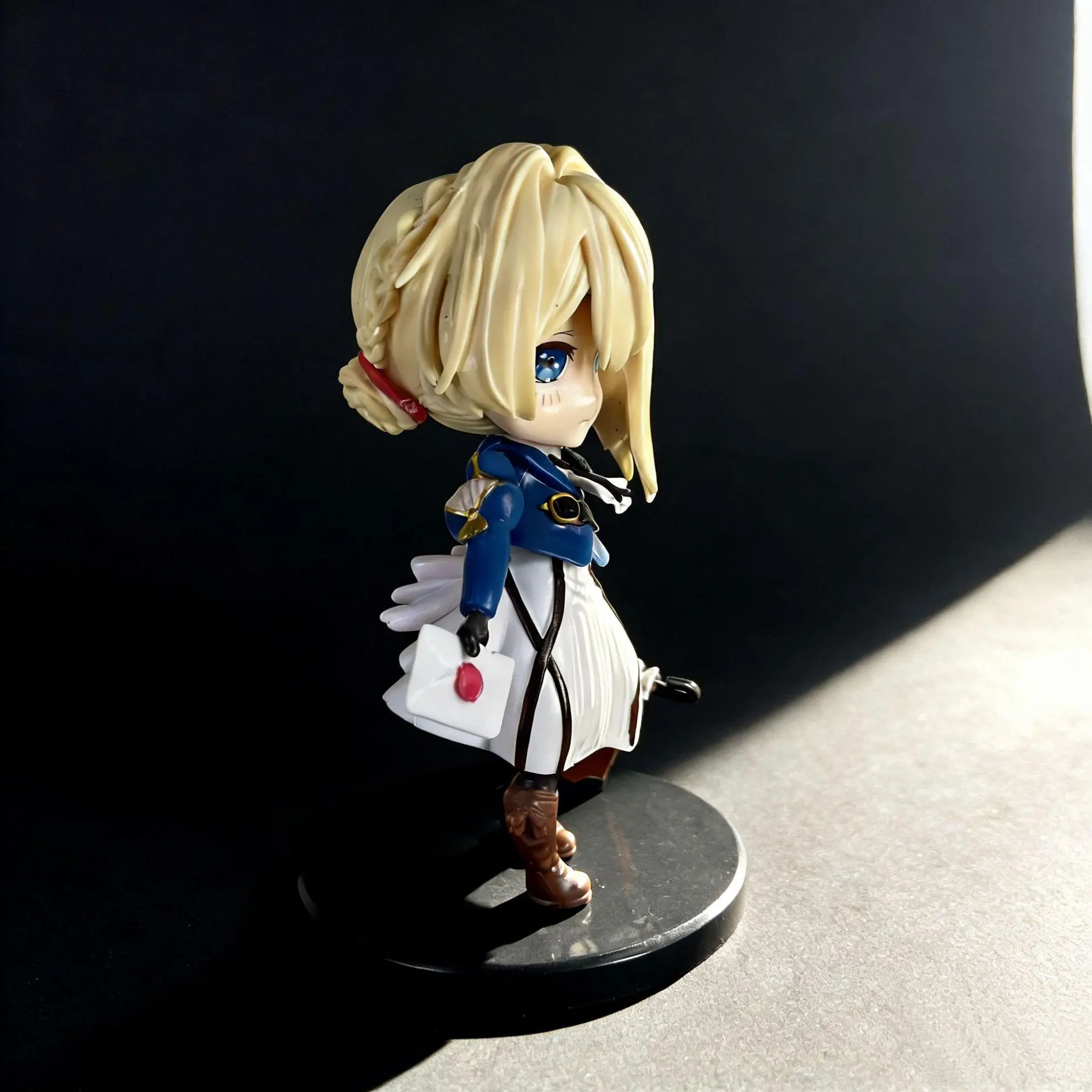 HOT15cm Violet Evergarden Violet Cute Version Delivering Letter Anime Figure Model Statue Collection Desktop Decoration Ornament