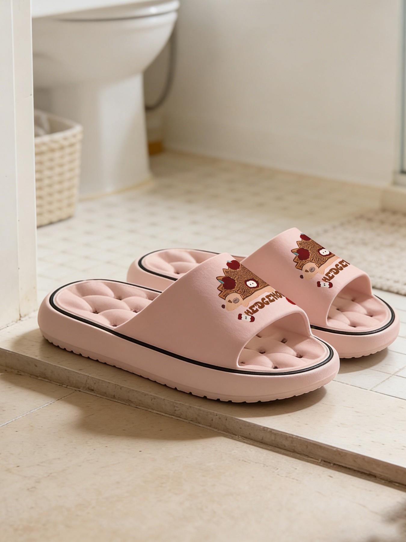 1 Pair Cartoon Hedgehog Apple Themed Printed Hollow Massage Thick Sole Slippers, Cute Soft Style, Non-slip Soft Sole, Quick-dry for Bathroom, Indoor & Outdoor Dual-use, Open Toe Slides, Bathroom Casual Slippers