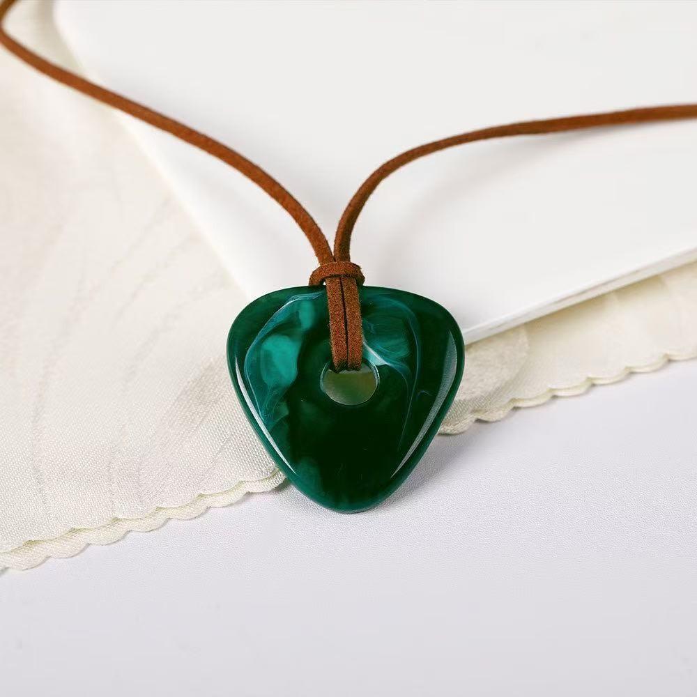 Trendy Halloween Ghost Mom Necklace, Unisex Pendant Jewelry, Perfect Gift for All Occasions, Stylish Accessory for Men & Women