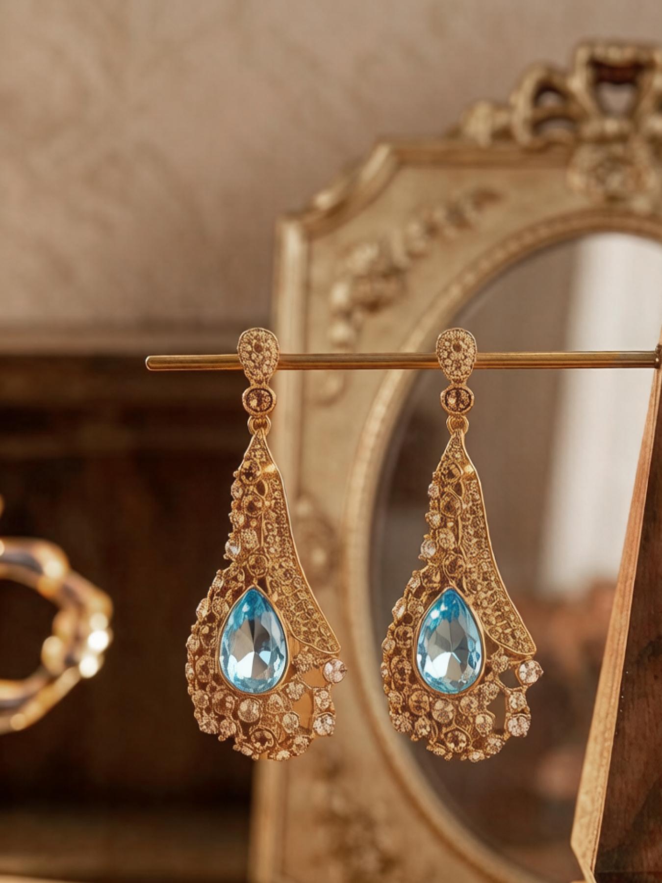 A pair of vintage noble teardrop shaped sapphire pendant earrings, suitable for daily wear, vacation dates, and other occasions, and also a surprising and exquisite small gift.