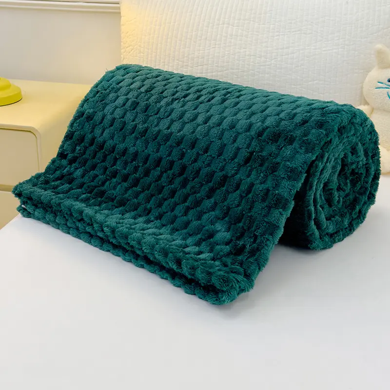 Trendy Solid Color Fine Grid Plush Throw, Ultra Gentle Warm Fluffy Material, All-Season Decor Blanket for Family Daily Use, Dorm & Guest Room Styling