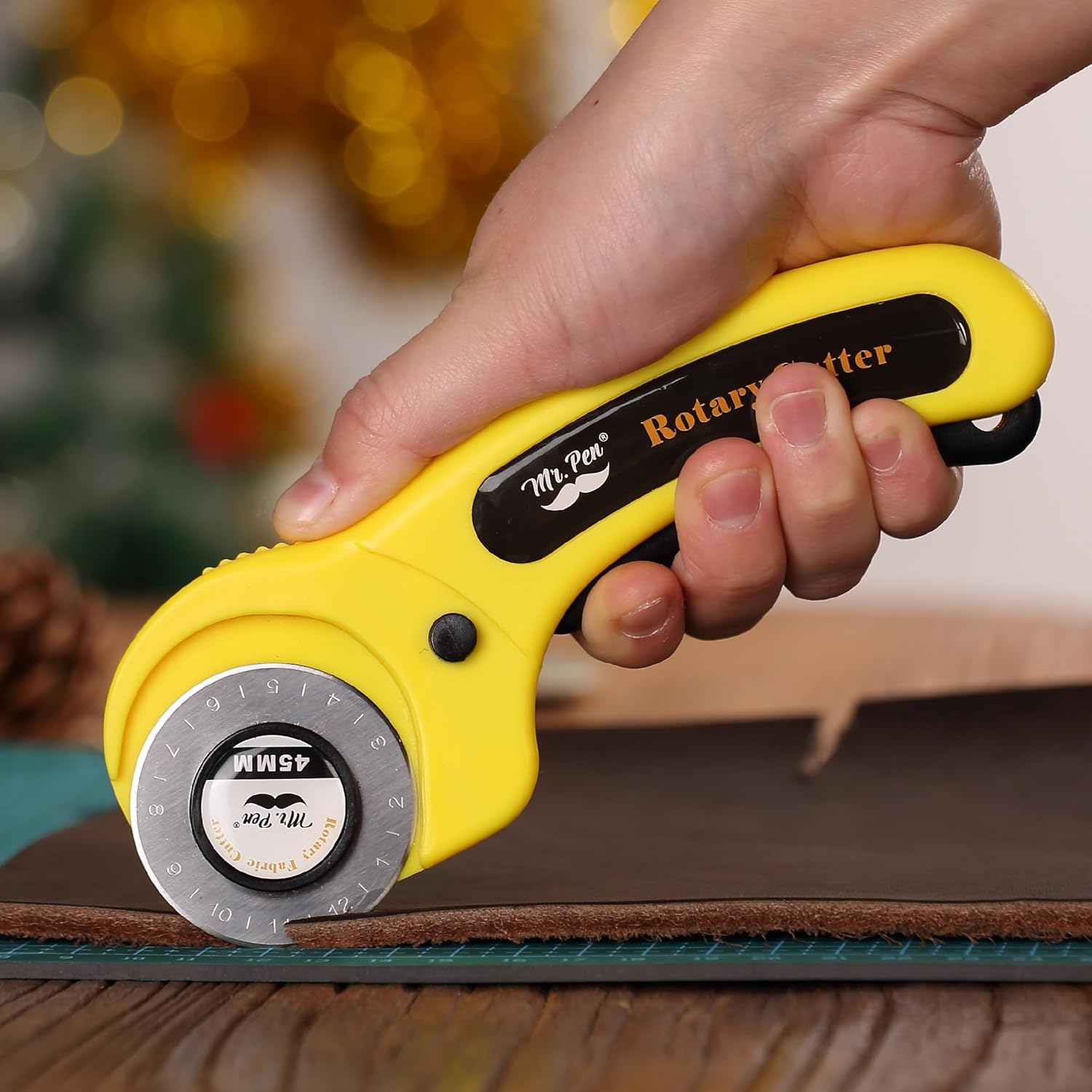 Patchwork Rolling Knife, 45mm Leather Cutting Blade with Replacement Blades, Rubber Ring Cutting Blade Handle Roller