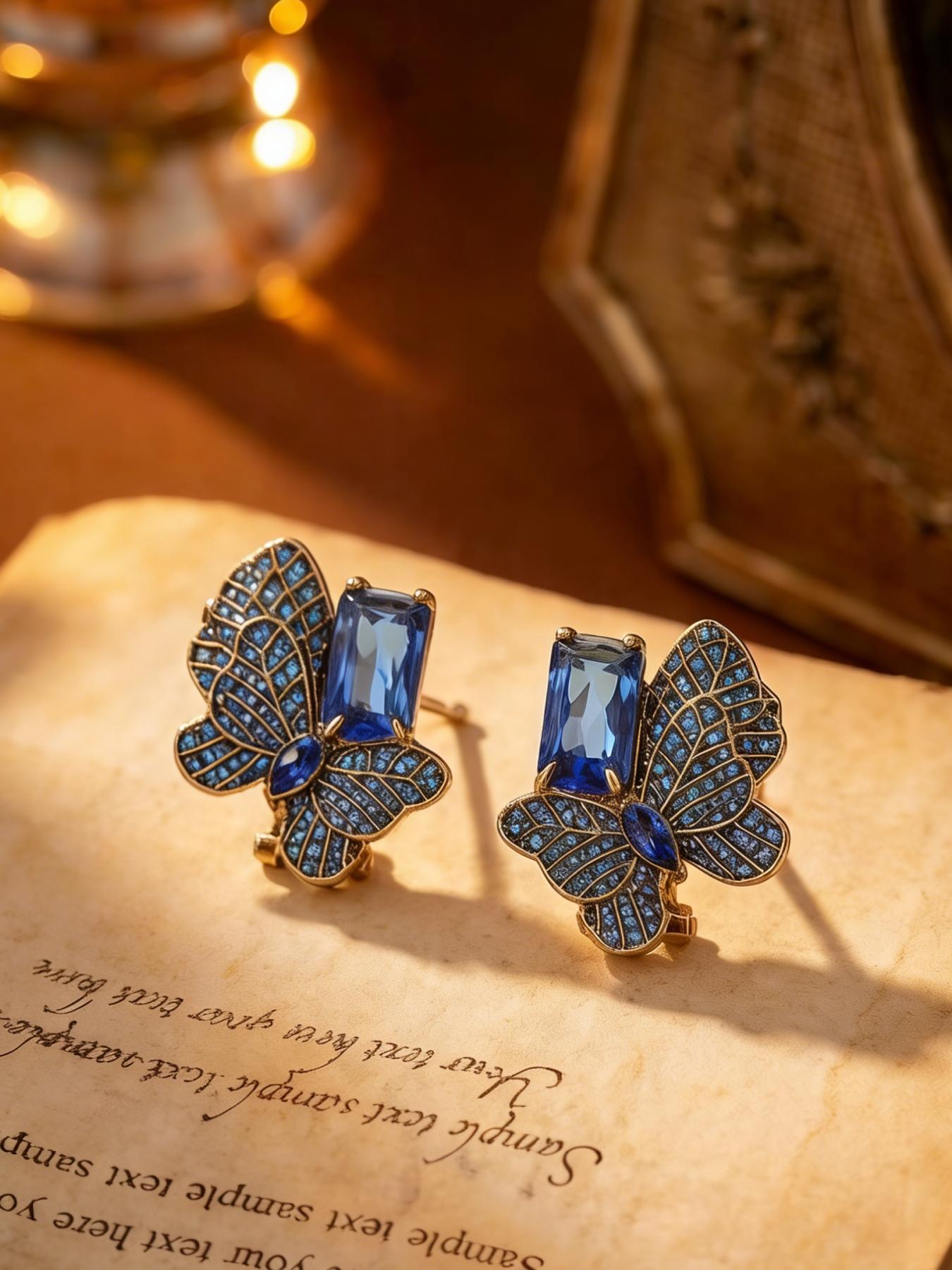 1 pair of retro and elegant blue diamond studded earrings, suitable for daily commuting, vacation and dating, and also a surprising and exquisite small gift.