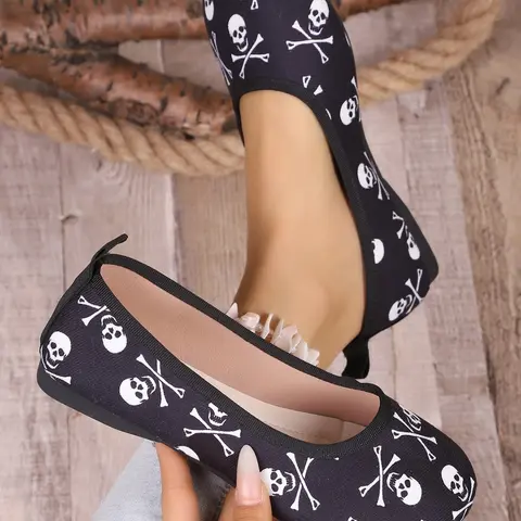 Women's Halloween Style Round Toe Flat Shoes, Cute Skull Print, Slip-On Comfort, Perfect for Halloween, Daily Wear, Casual, Pair with Jeans, Comfy Casual Flats