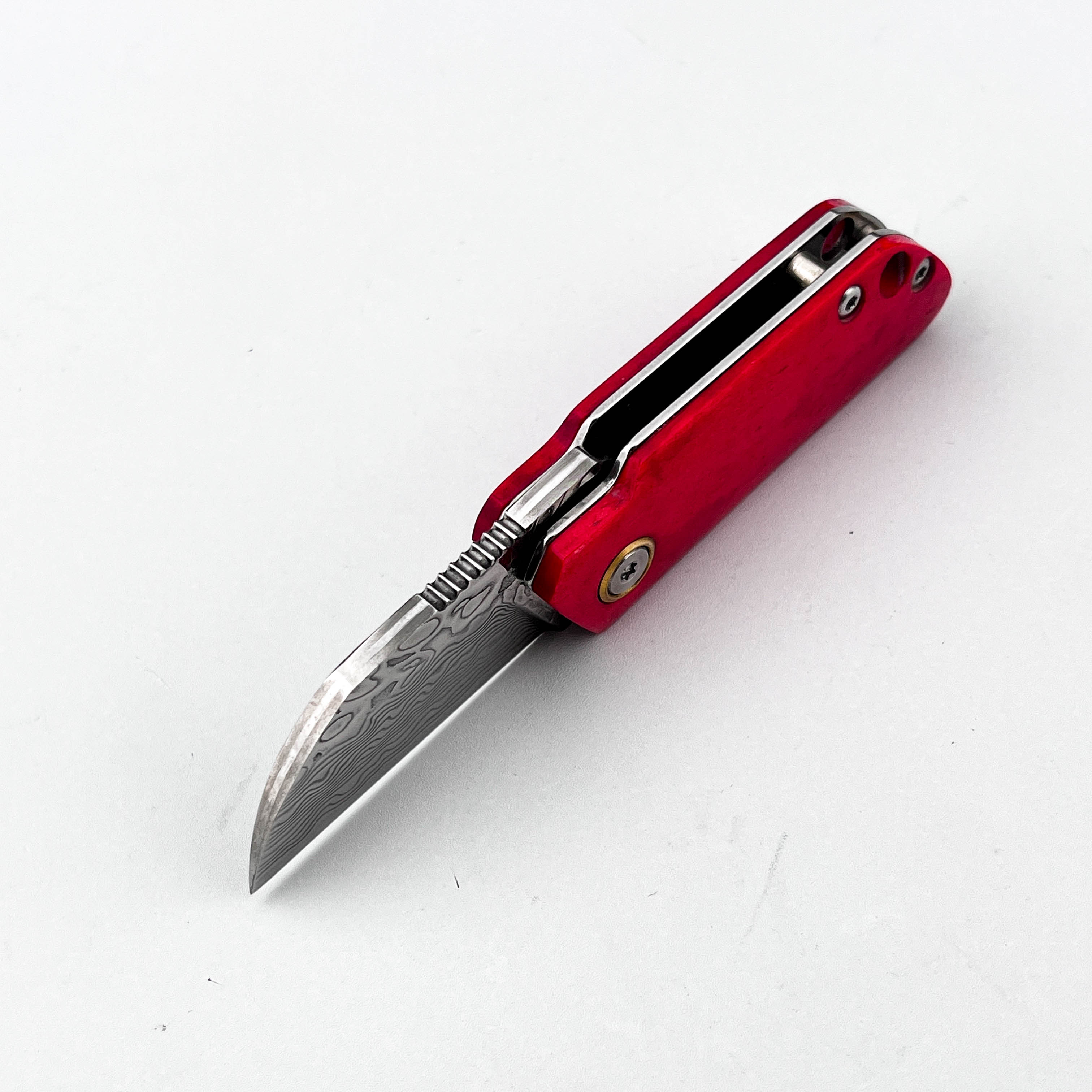 Mini Damascus folding knife, Portable knives, ultra-small and portable, handcrafted Damascus steel blade, dyed cow bone handle, with a hanging rope, practical tool for daily carry-on EDC, outdoor camping and hiking