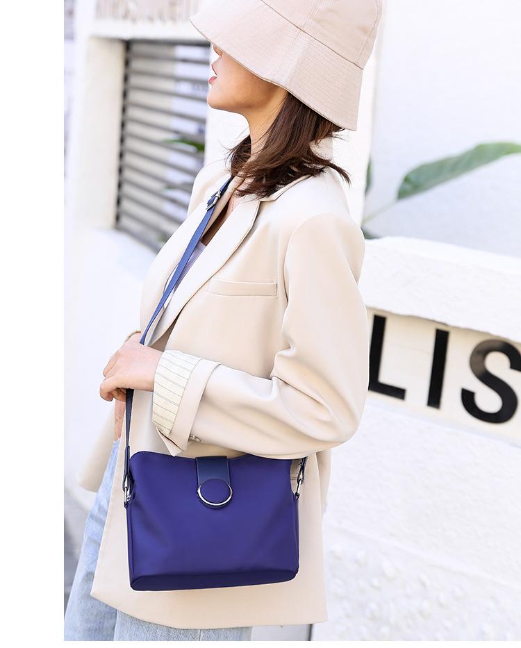 Elegant Crossbody Handbags for Women, Solid Oxford Cloth Commuter Bag with an Adjustable Wide Strap and Ring Accent, Crossbody Bags For Women, Hangable, Casual Commuting Bag, Casual Shoulder Purse