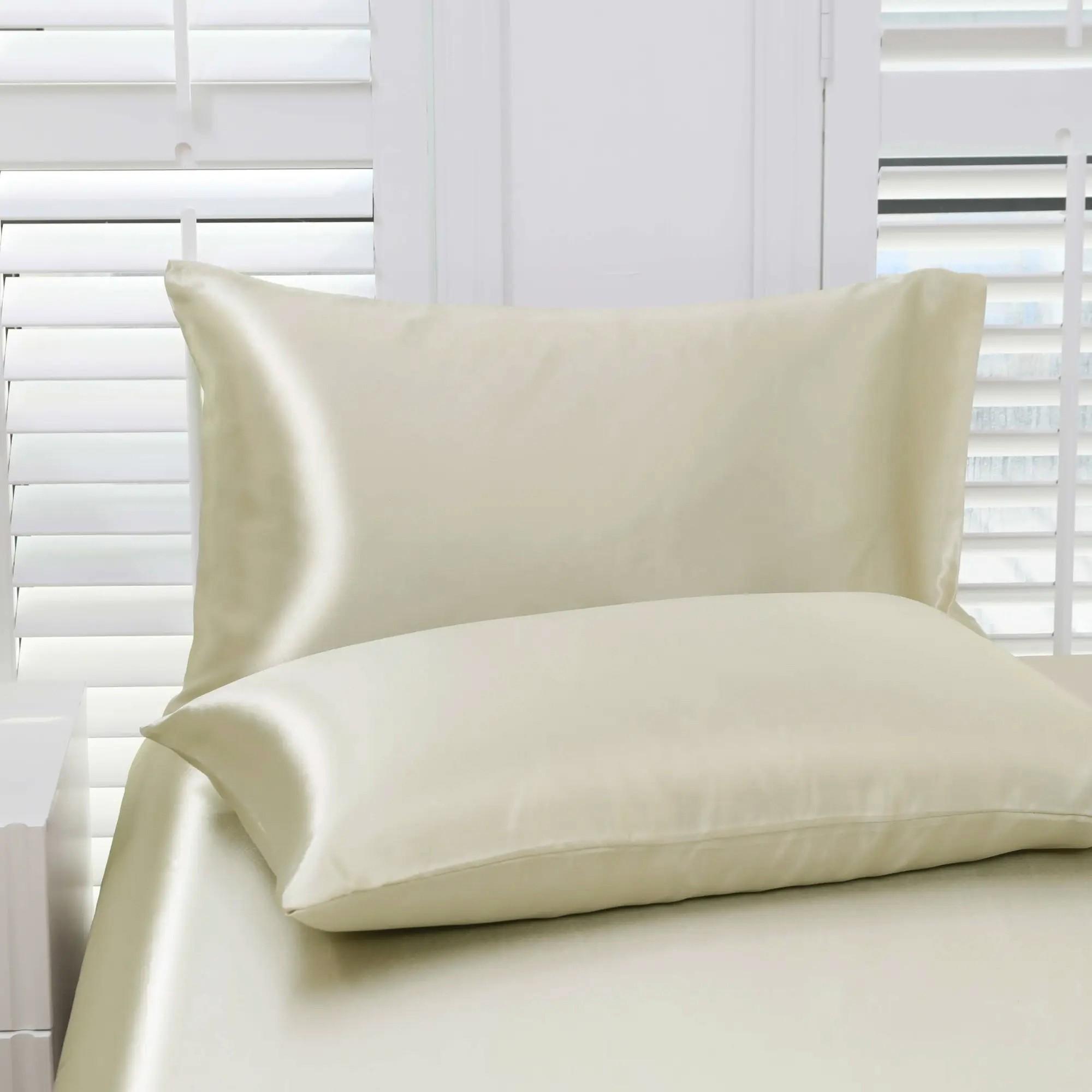 2-Piece Minimalist Solid Color Pillowcase Set Made From Premium Polyester Fabric, Skin-Friendly and Soft, Breathable and Comfortable, Durable and Wear-Resistant. Ideal for Bedroom, Sofa, and Living Room Home Decor. (Pillow Inserts Not Included)