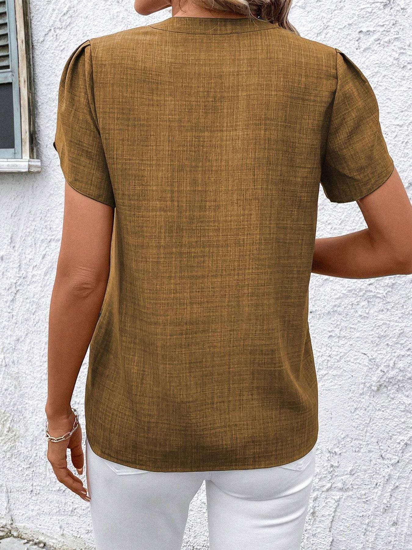 A women's solid color printed half-open collar short-sleeved shoulder pleated pullover T-shirt top, suitable for summer, suitable for commuting, casual wear, home wear.