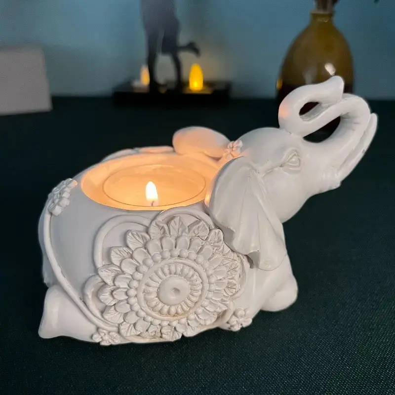 1pcs elephant resin candlestick (no candles), desktop decoration, very suitable for living room, bedroom, kitchen, office, party, birthday gift.