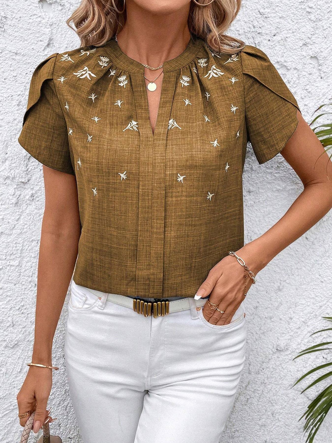 A women's solid color printed half-open collar short-sleeved shoulder pleated pullover T-shirt top, suitable for summer, suitable for commuting, casual wear, home wear.