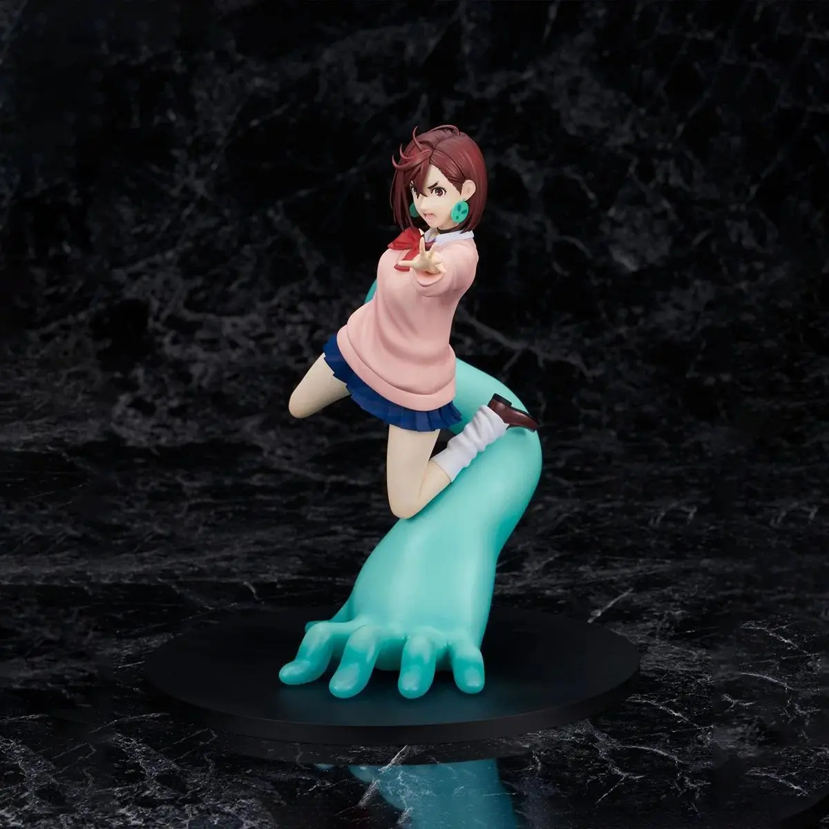 2026 Hot selling toys DAN DA DAN MOMO fight Anime Figures & Statues | Home Decor Ornaments | Festival Gifts & Collectibles Internet-famous toy