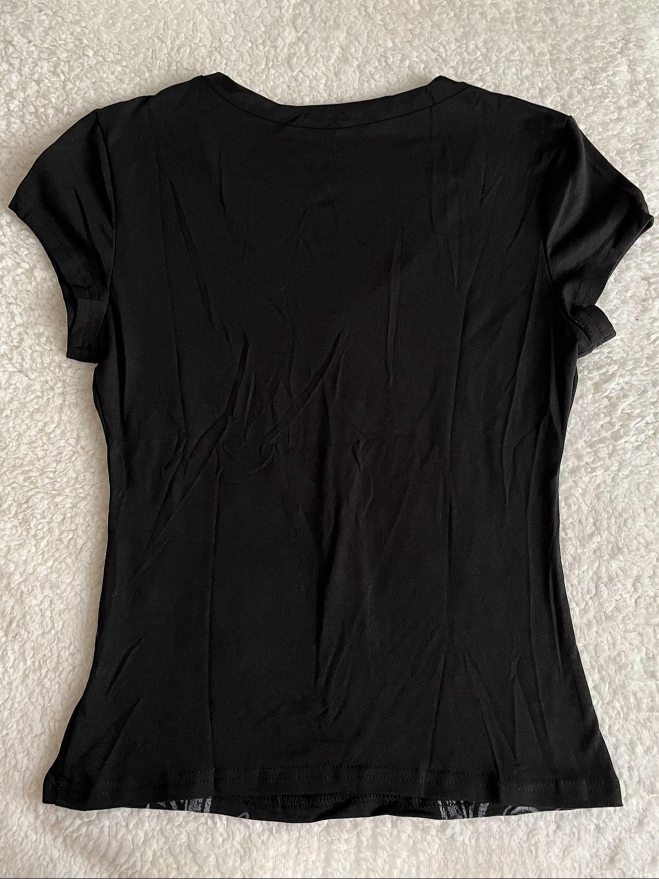 Women's V Neck Short Sleeve T-Shirt, Fashionable Fitted Design Print, Perfect for All Seasons, Ideal for Casual Wear & Daily