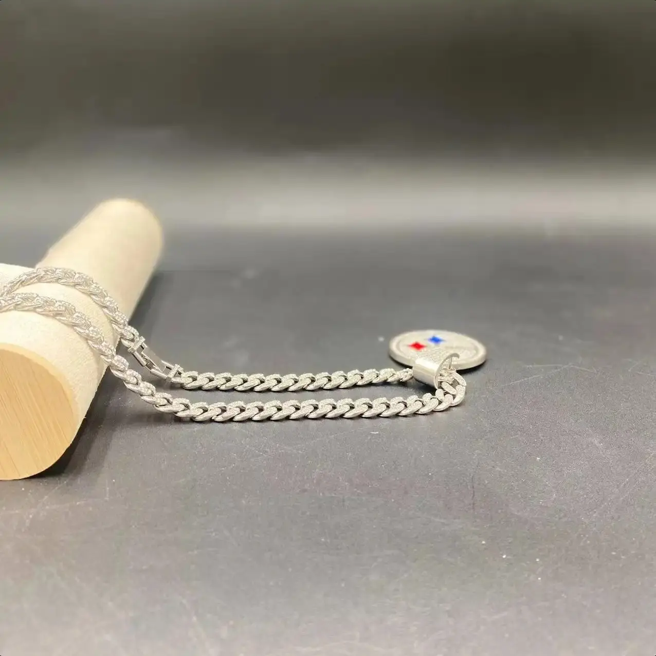 Unisex Oil Drip Pendant Necklace - Cuban Chain Choker, 1-Piece High-Quality Durable Metal Chain, Casual Everyday Wear Jewelry, Perfect Gift for Boyfriend, Includes Pendant