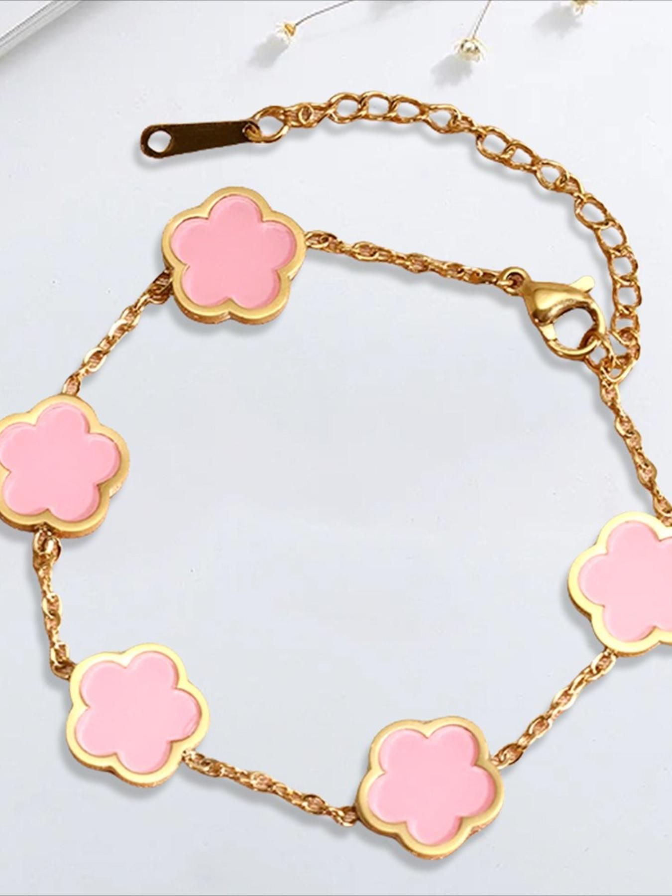 A Fashionable and Versatile Lucky Five-leaf Flower Bracelet, Suitable for Wearing To Banquets and Christmas, An Essential Gift