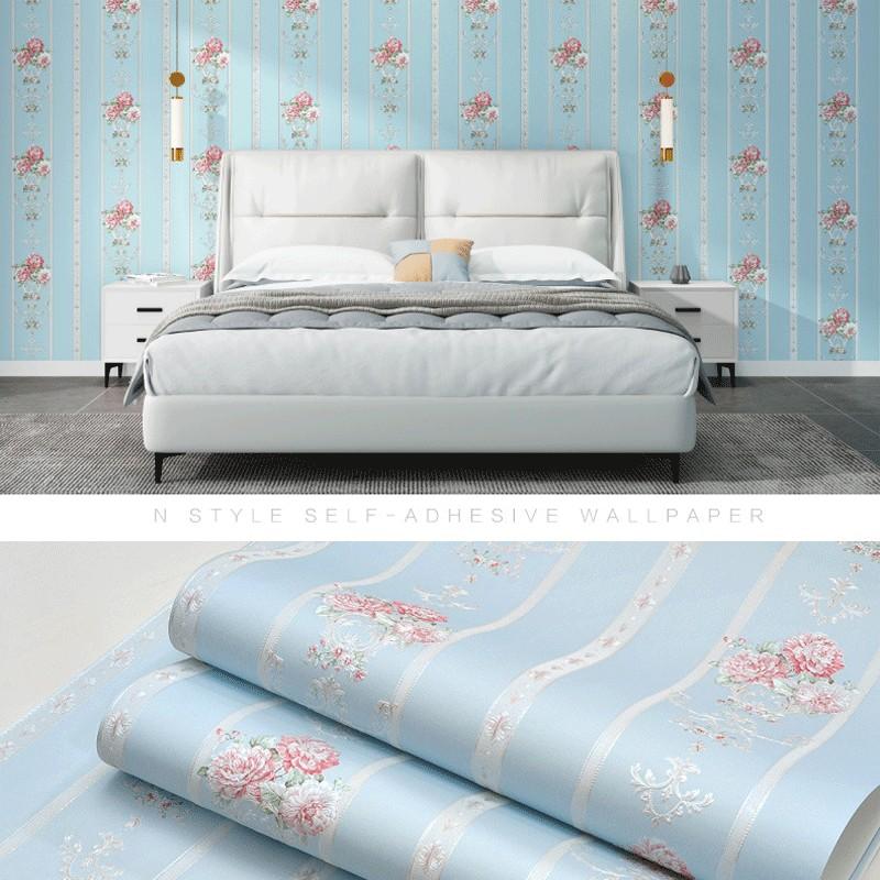 1 Roll Thick Embossed Non-Woven Peel and Stick Wallpaper Floral, European Vintage American Retro 3D Vertical Stripe Floral Wall Covering, Warm Insulation DIY Decor for Living Room Bedroom Accent Wall Gym, Interior Walls