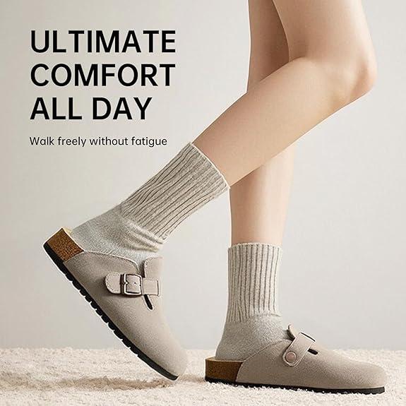 Unisex Round Toe Cork Footbed Clogs,Clogs for Women  Mens Suede Soft Leather Clogs  Potato Shoes Slide Outdoor Gym Shoes with Arch Support Flat Buckle Clogs Retro Fashion Walking Shoes Slippers