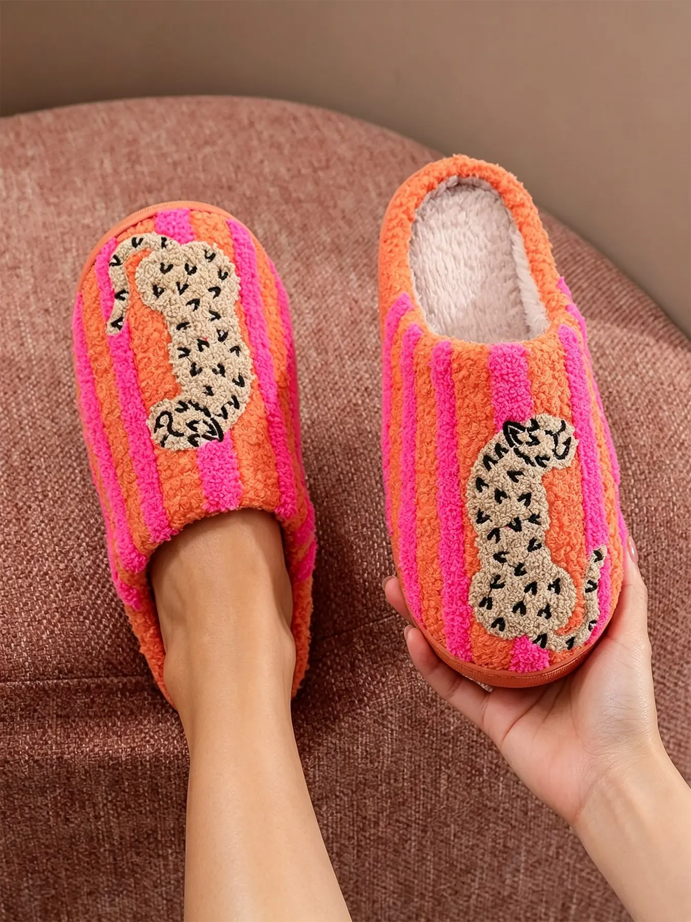 Retro Orange Pink Striped Leopard Embroidered Fuzzy Closed Toe Slippers Women, Super Soft Fluffy Lined Warm Winter House Slides, Anti Slip Quiet Sole Cozy Indoor Bedroom Plush Slipper, Fashion Aesthetic Cute Home Shoes Perfect Holiday Gift for Girls Ladie