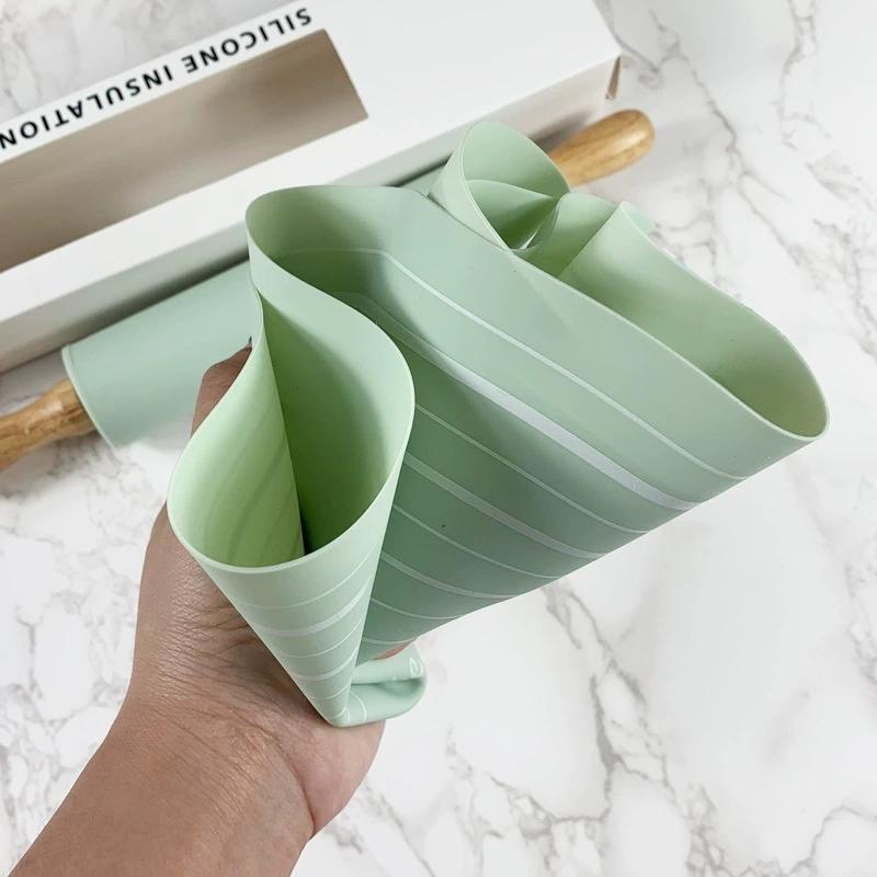 Dough Kneading and Rolling Pin Baking Set – Rolling Pin and Dough Mat Set, easily make cakes and dough, includes a round mat set, a must-have kitchen baking tool for home bakers and cooking enthusiasts