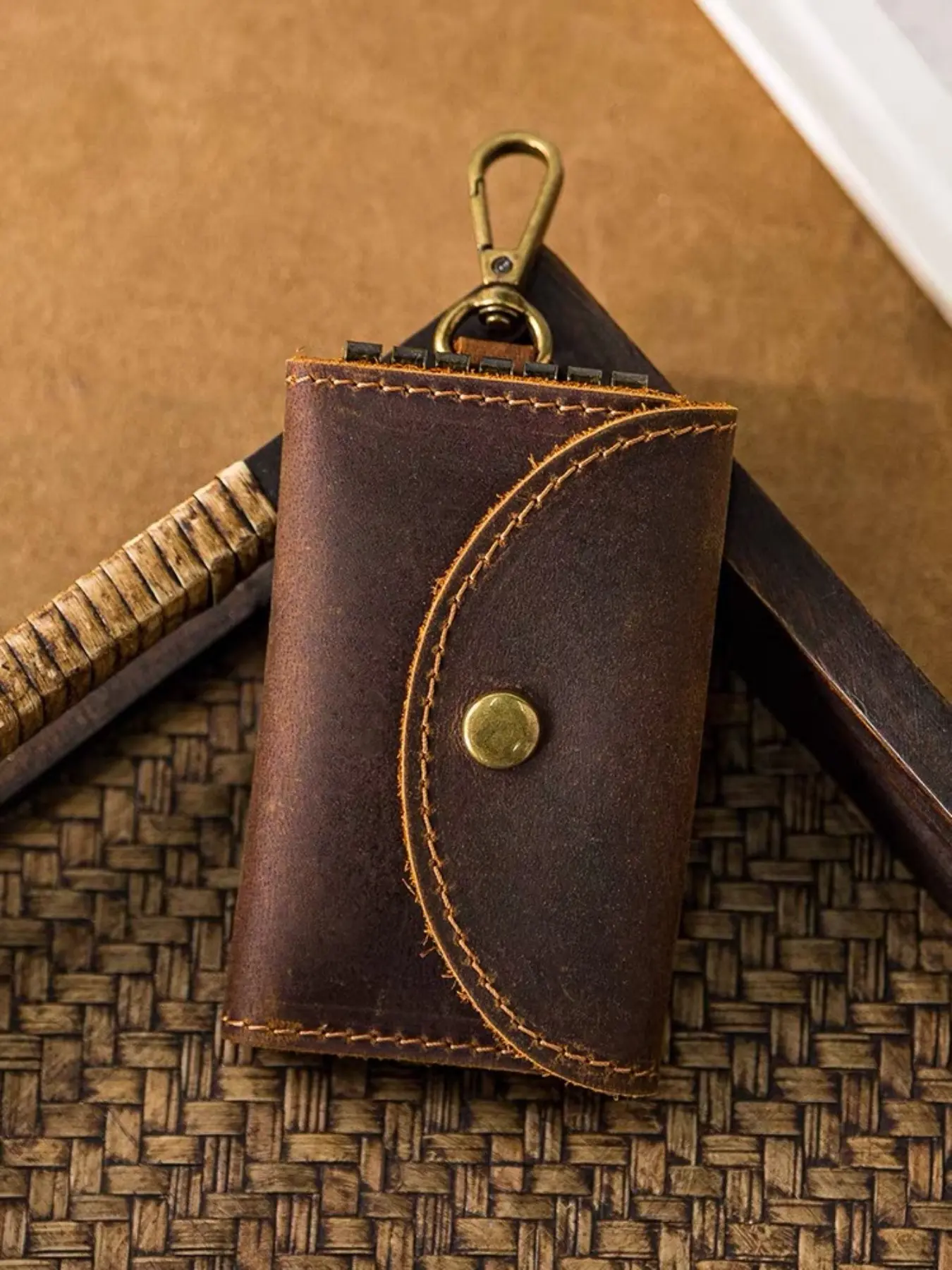 Men's Vintage Handmade Leather Keychain, Crazy Horse Top Grain Cowhide Buckle Lock Key Bag, Large Capacity Multi-Function Card Holder
