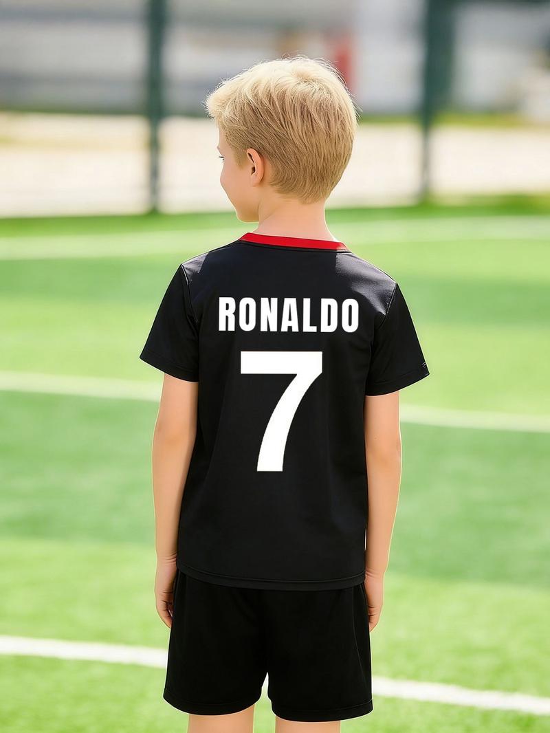 Children's football jersey and shorts set, Sports clothing set - Lightweight and breathable sportswear, with team number 7 and name RONALDO, machine washable, suitable for boys, ideal for football practice and outdoor activities Children's football jersey and shorts set, Sports clothing set - Lightweight and breathable sportswear, with team number 7 and name RONALDO, machine washable, suitable for boys, ideal for football practice and outdoor activities