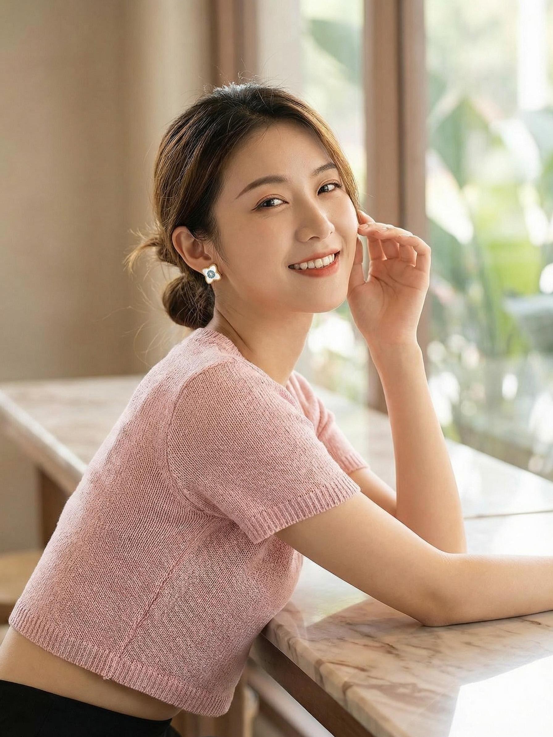 Vintage Clover Mother-Of-Pearl Turquoise Zircon Earrings, Elegant Lightweight Everyday Commuter Jewelry, Versatile Fashion Accessory