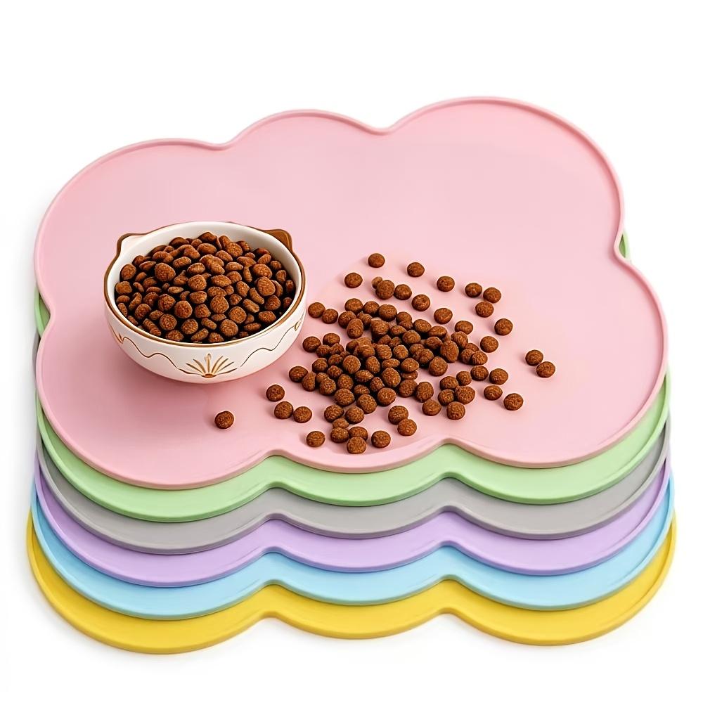Silicone pet feeding mat, leak-proof and non-slip feeding mat for dogs and cats, oval-shaped bowl mat