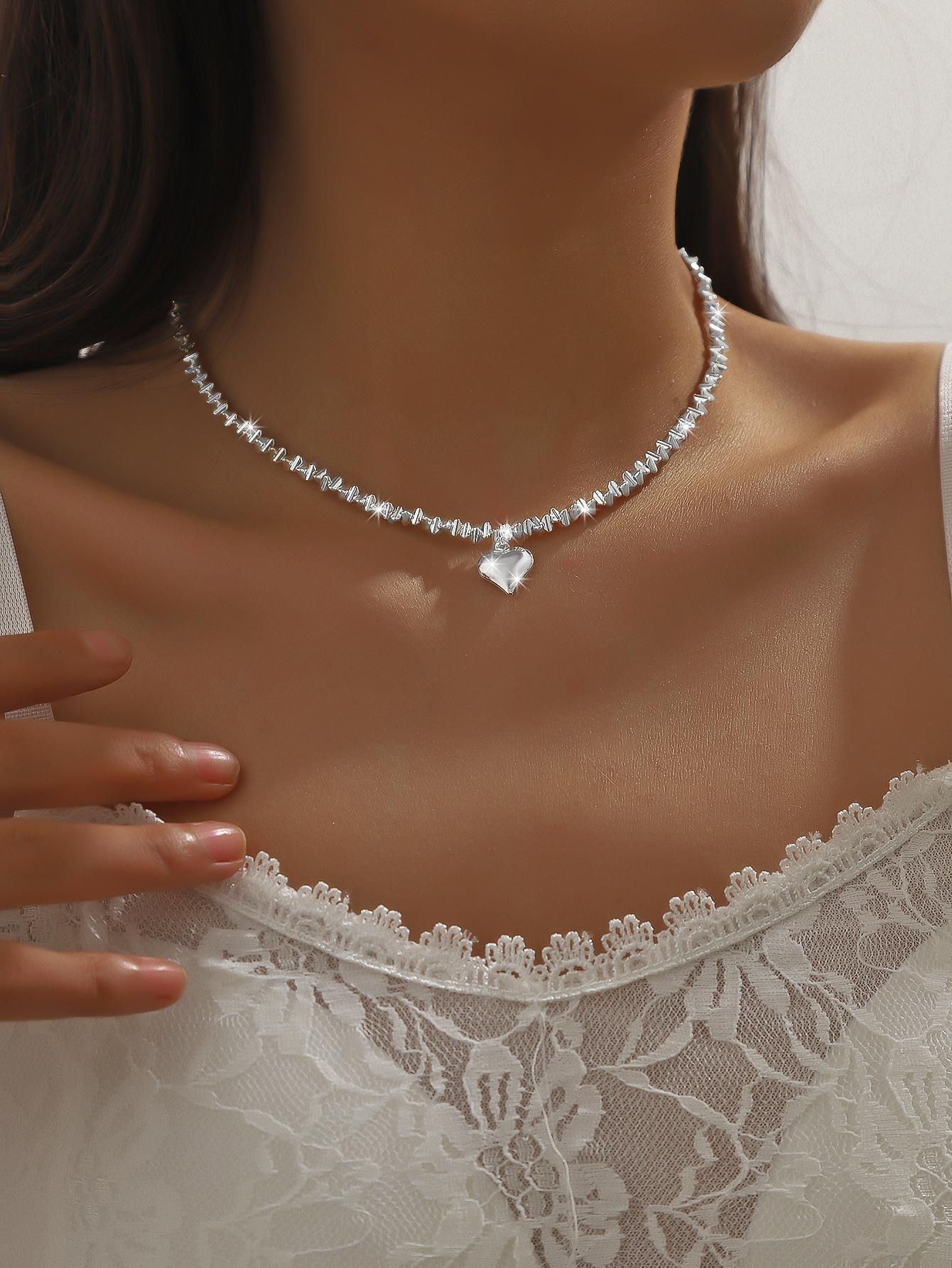 Minimalist Diamond Necklace, High-End Luxury Sparkling Collarbone Chain, Elegant Women's Jewelry, Simple Cold Style Pendant