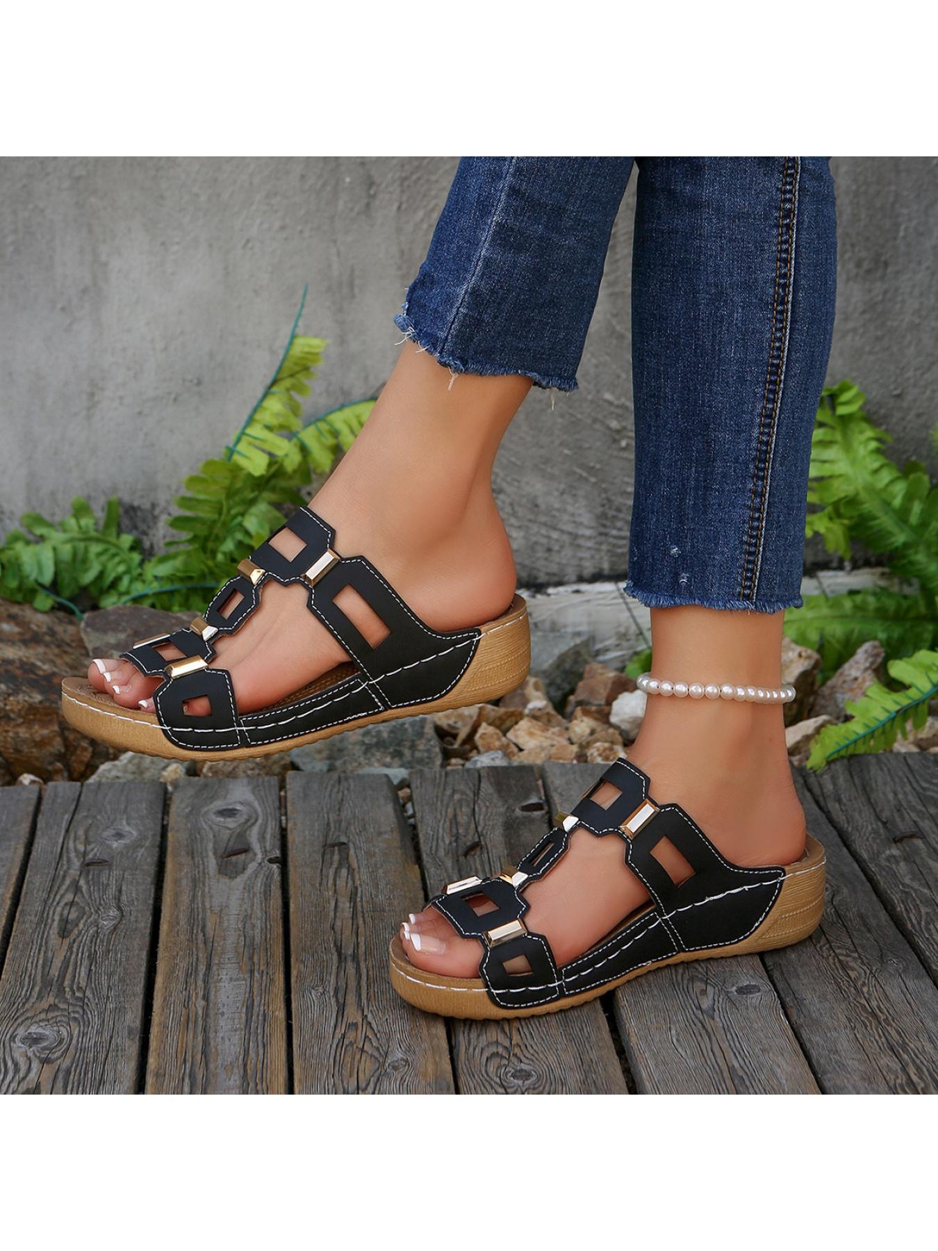 Women's sandals with thick soles, height-increasing, figure-flattering and comfortable for all-day wear. Available in four colors, versatile for commuting, dating and daily fashion.
