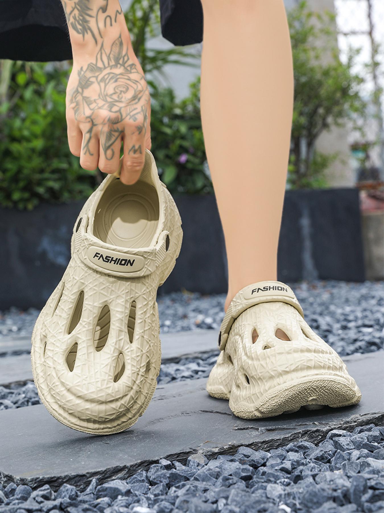 Unisex Khaki Grid Pattern Clogs: Thick-Soled Dual-Wear, Summer Outdoor Beach Slides