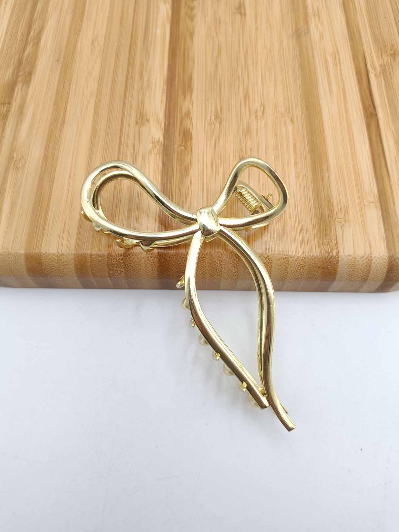 1PC 11.5cm Hollow Butterfly Metal Hair Clip, Lightweight Design, Gentle on Hair, Perfect for Commuting, School, Dates, All Seasons