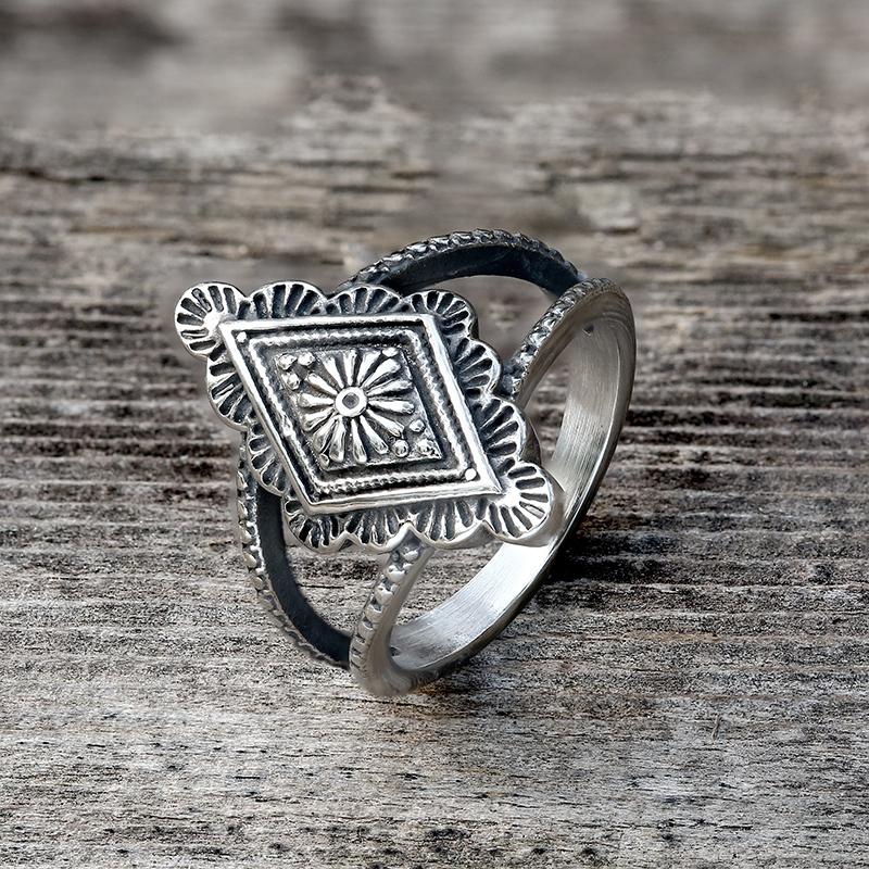 GTHIC Vintage Geometric Bohemian Pattern Stainless Steel Ring for Men Women Fashion Accessory Daily Wear