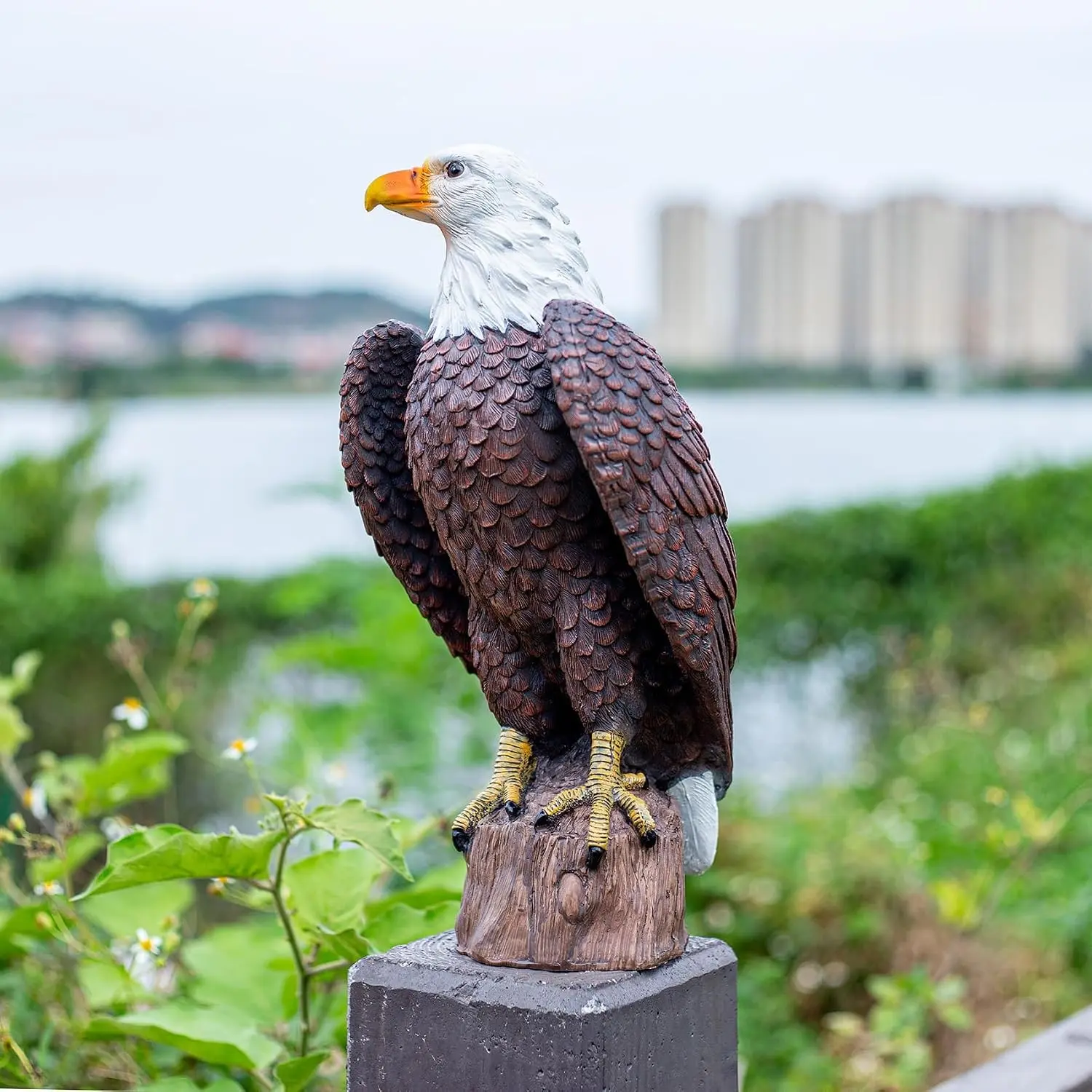 H:15.7in Outdoor Great Eagle Sculpture Garden Decoration Hand-Painted Bald Eagle Decoration - Bald Eagle Statue, Majestic American Indoor/Outdoor Office, Courtyard Decoration