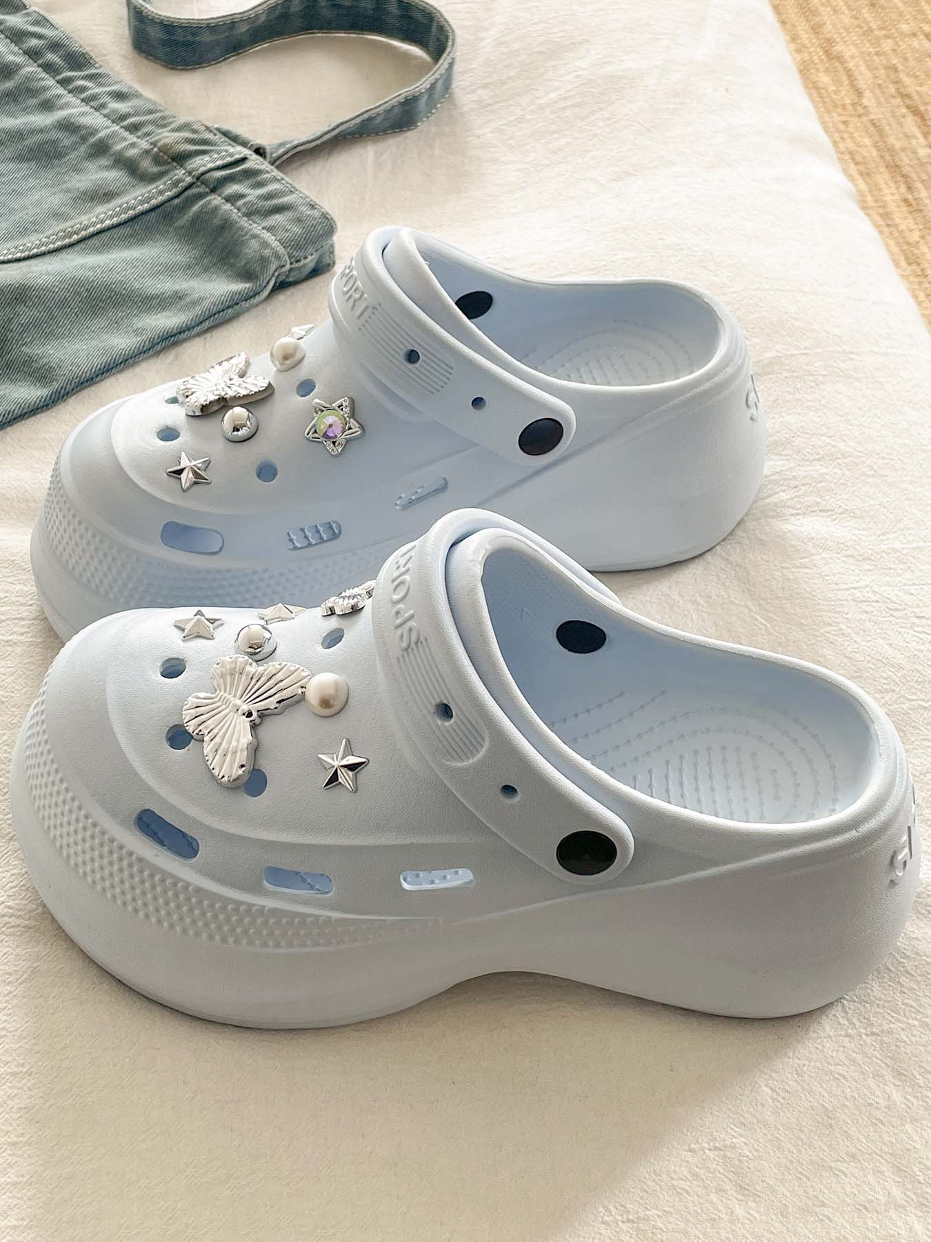 2026 New Fashion Versatile Holey Shoes for Women, Eva Comfortable Breathable Thick Sole, Simple Casual Beach Sandals, Outdoor Garden Shoes, Slipper, Slippers Shoes
