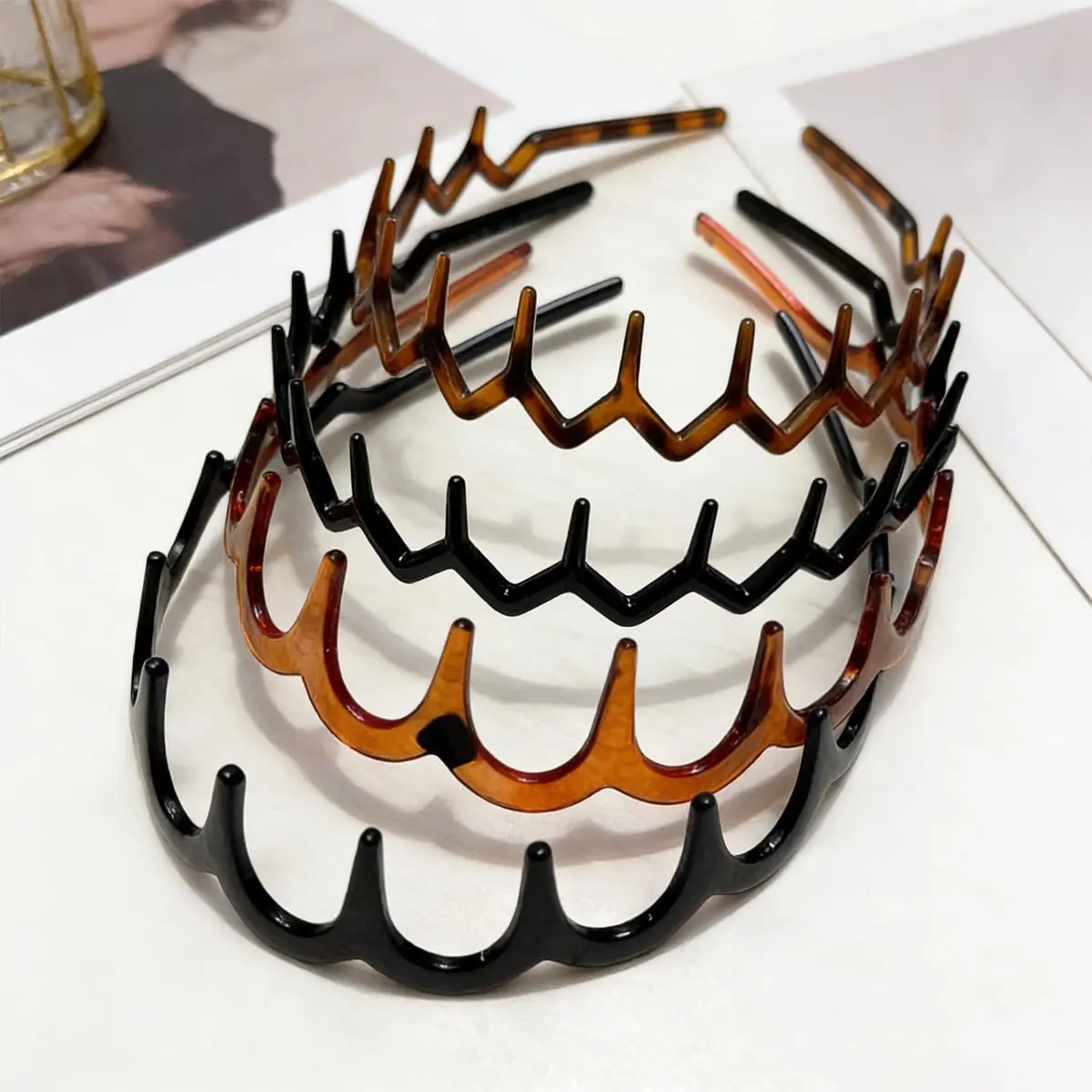 4 Pieces Zigzag Headband Plastic Shark Tooth Hair Comb Hairband Zig Zag Headband Plastic Wavy teeth Hair Hoop Accessory for Women Lady