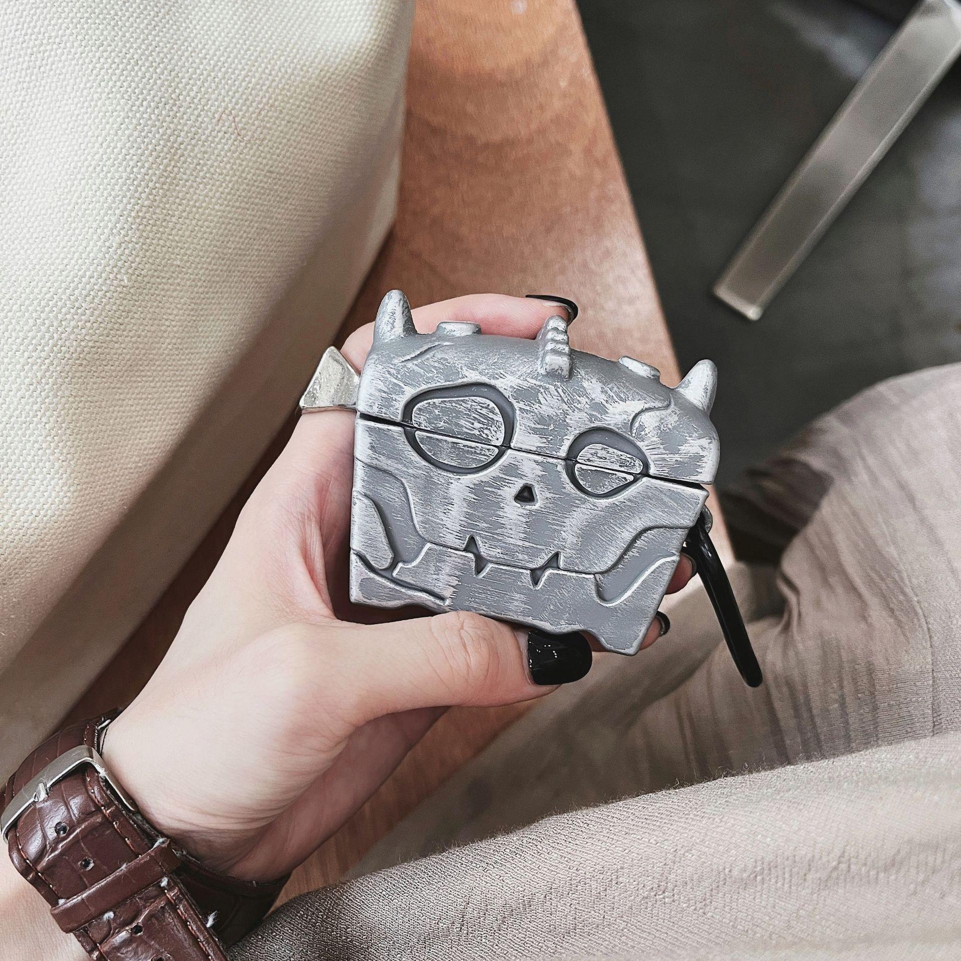 1 piece of "Legend of Zelda" treasure chest earphone case,Cute wireless Bluetooth earphone case, drop resistant, durable and stylish accessory, suitable for AirPods pro3/1/2/3/4/pro/pro2(Different models may have different shapes)