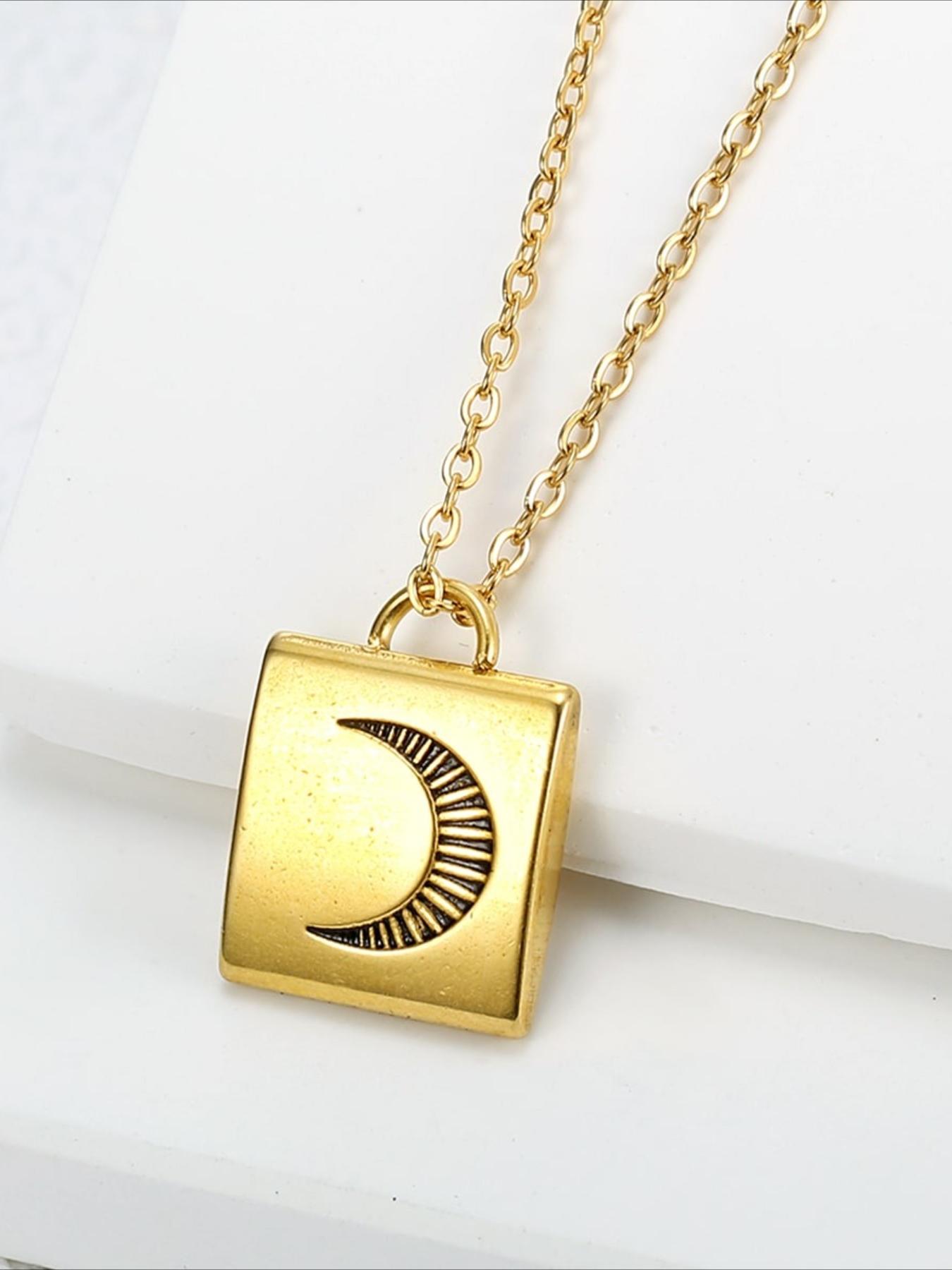 Retro Crescent Square Brand Necklace Made of Stainless Steel That Does Not Fade, Exuding A Sense of Luxury, Light Luxury, Niche Accessories, Versatile for Daily Use