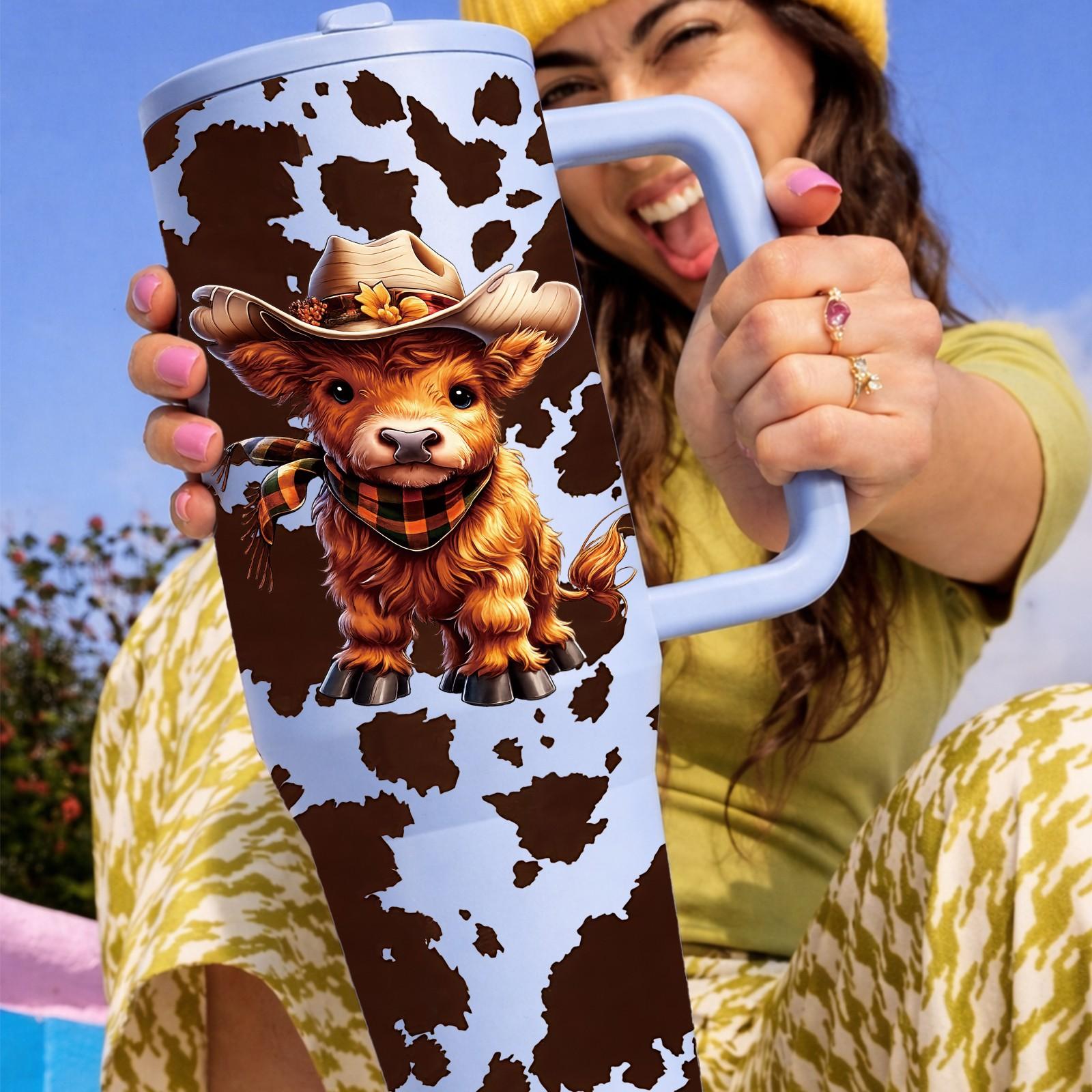 40oz Farm Style Car Travel Mug with Handle, Cute Highland Cow Design, Cow Print Pattern, Large Capacity Tumbler for Hot & Cold Drinks, Fits Car Cup Holder, Leak Resistant Lid, Western Country Gift for Women Men, Road Trip Coffee Cup