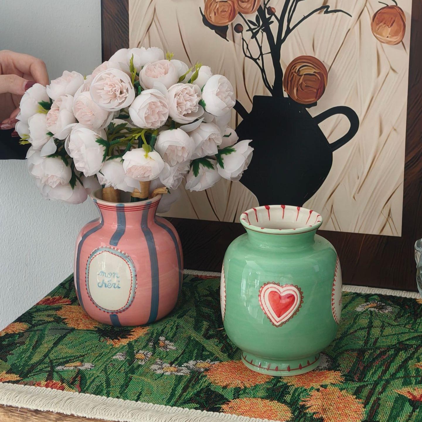 Hand-Painted Irregular Ceramic Vase, Heart Pattern, Home Decor Ornament, Small Flower Vase for Living Room, Unique Gift Idea