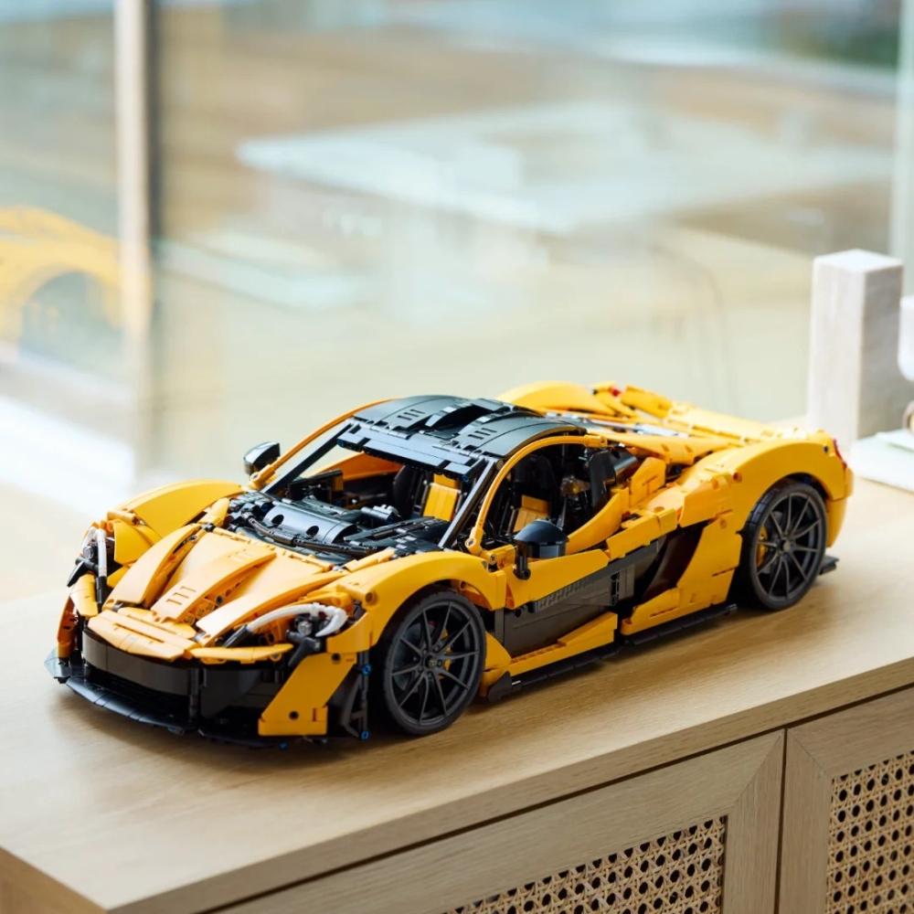Technic  P1 Hypercar Building Set, Scale Model Car Kit for Adults to Build, Collectible Vehicle with V8 Piston Engine and 7-Speed Gearbox, Gift for Men, Women, Him or Her 42172 P1 building kit for birthday/Christmas gift  P1 building blocks gift for car l