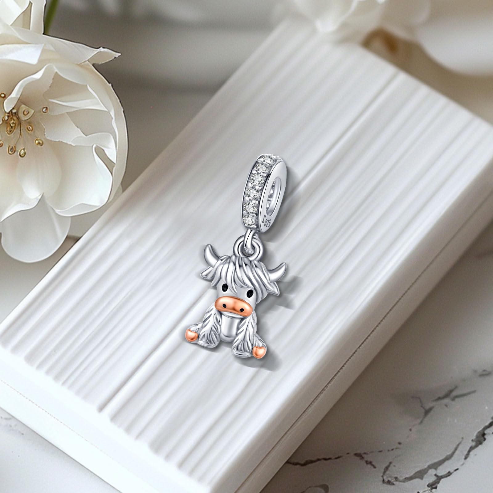 Thanches Highland Cow Charm S925 Sterling Silver Scottish Cut Animal Jewelry Cow Charm Bracelet Bead Gift for Women Mom Daily Decor Fluffy Pendant