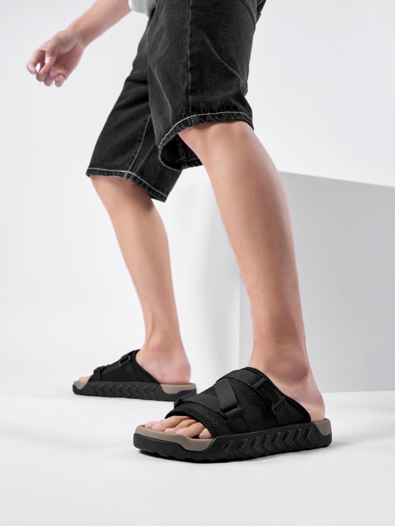 Men's Solid Color Mesh Double Buckle Flip-Flops Thick-Soled Non-Slip Outdoor Sandals Breathable Casual Beach Slippers