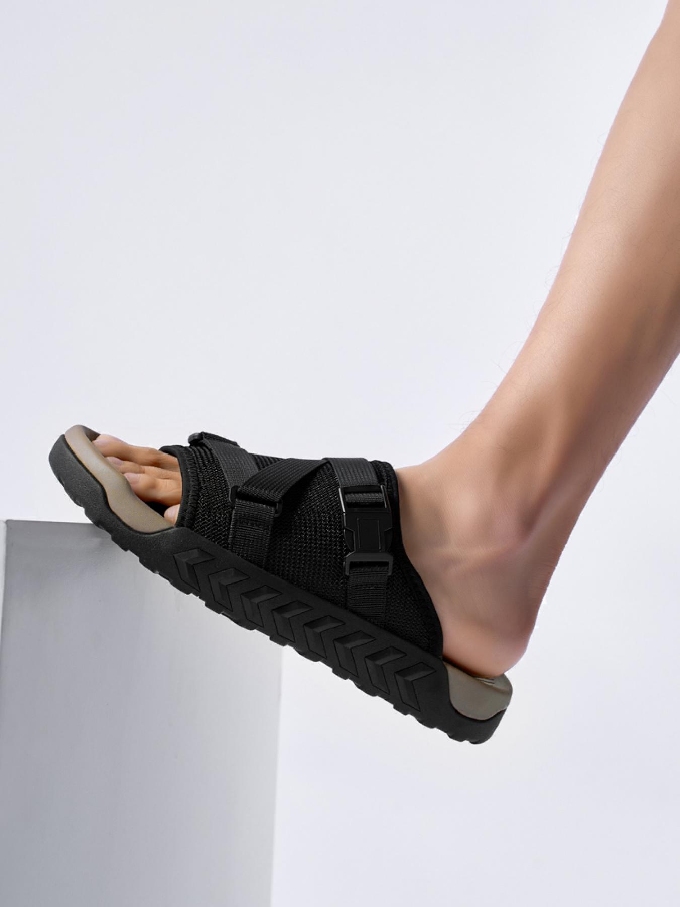 Men's Solid Color Mesh Double Buckle Flip-Flops Thick-Soled Non-Slip Outdoor Sandals Breathable Casual Beach Slippers