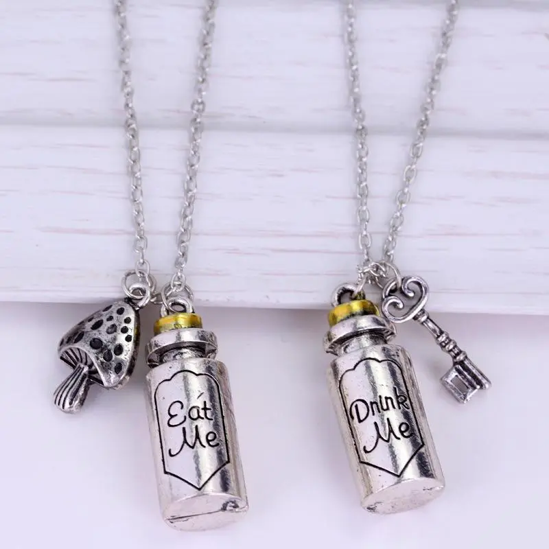 Fashion Vintage Charm Alice In Wonderland Torque The Album's Title Eat Me Drink Me Charm Pendant Alloy Bottle Pendant Necklace